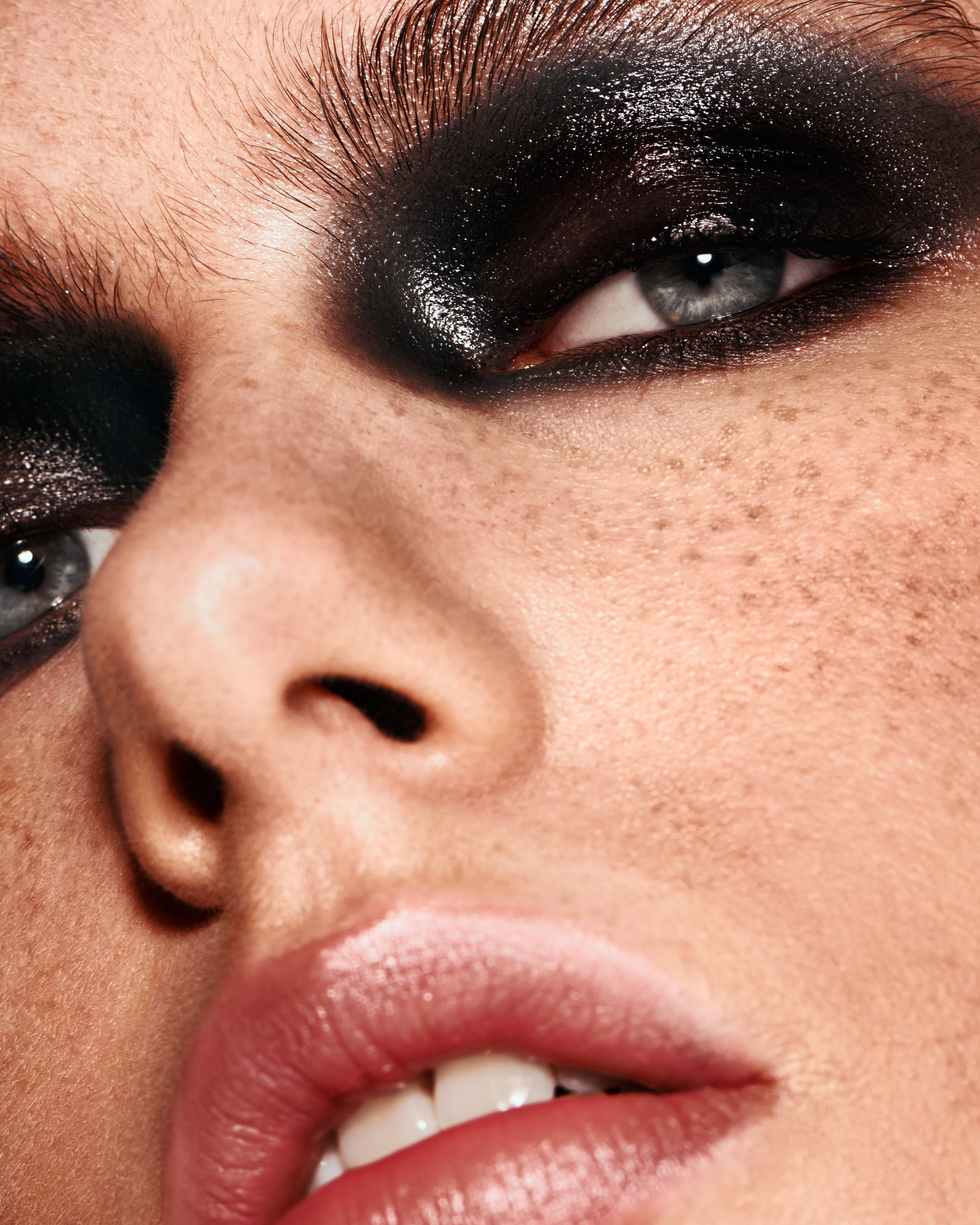 Encarna. Alina Efimova — Retoucher (Beauty, fashion and product)