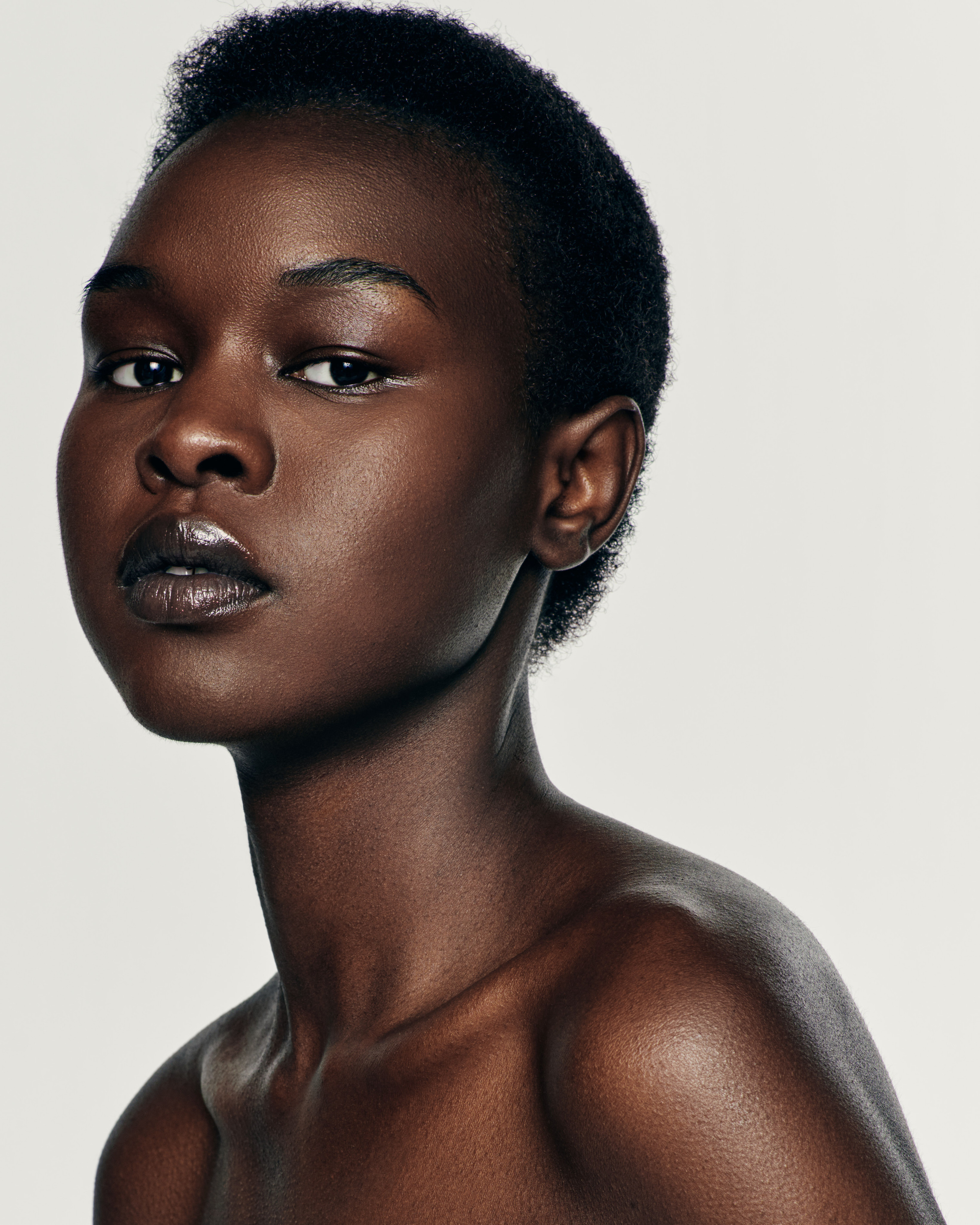 Minimal. Алина Ефимова — ретушёр (beaty, fashion, product)