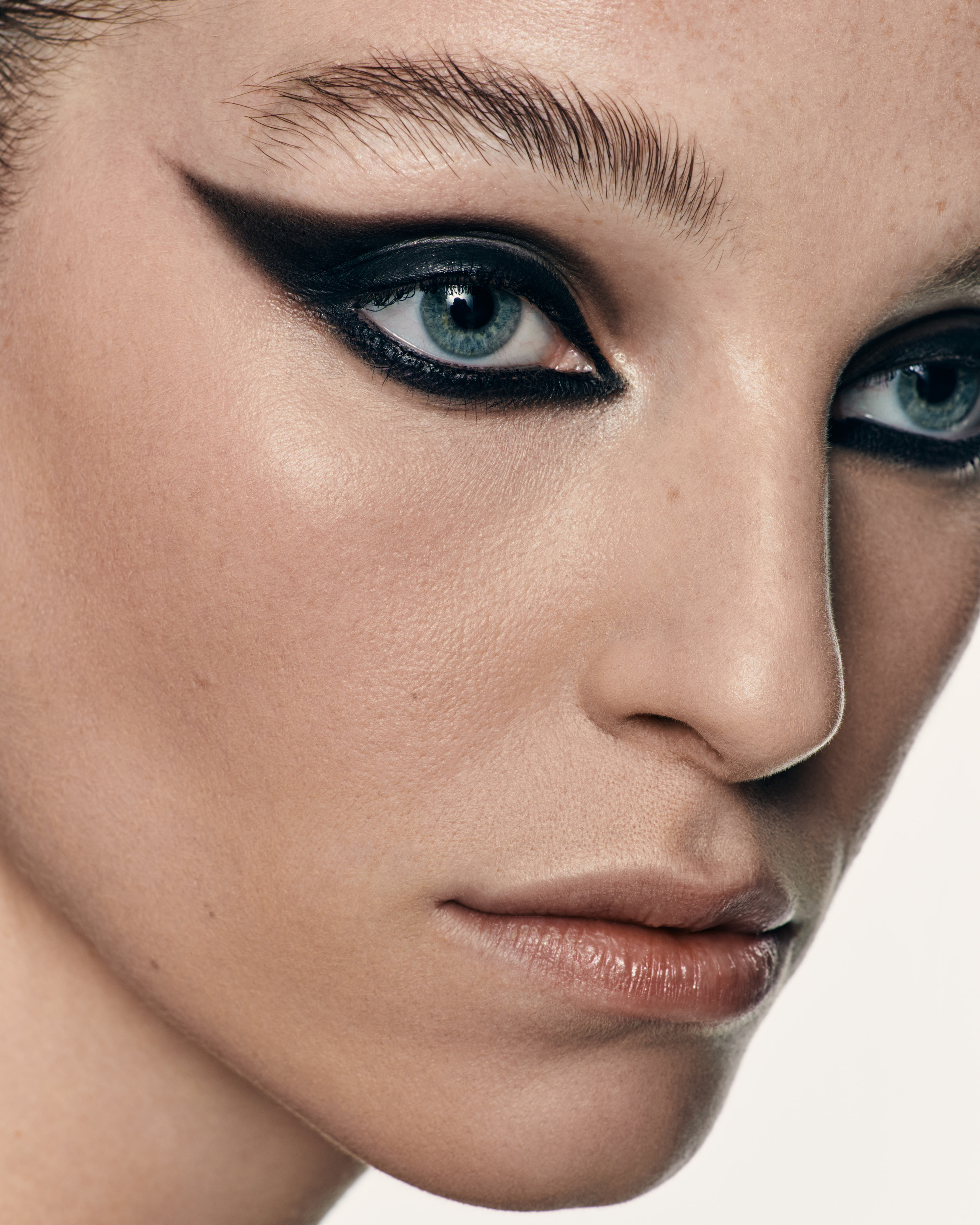 Minimal. Алина Ефимова — ретушёр (beaty, fashion, product)