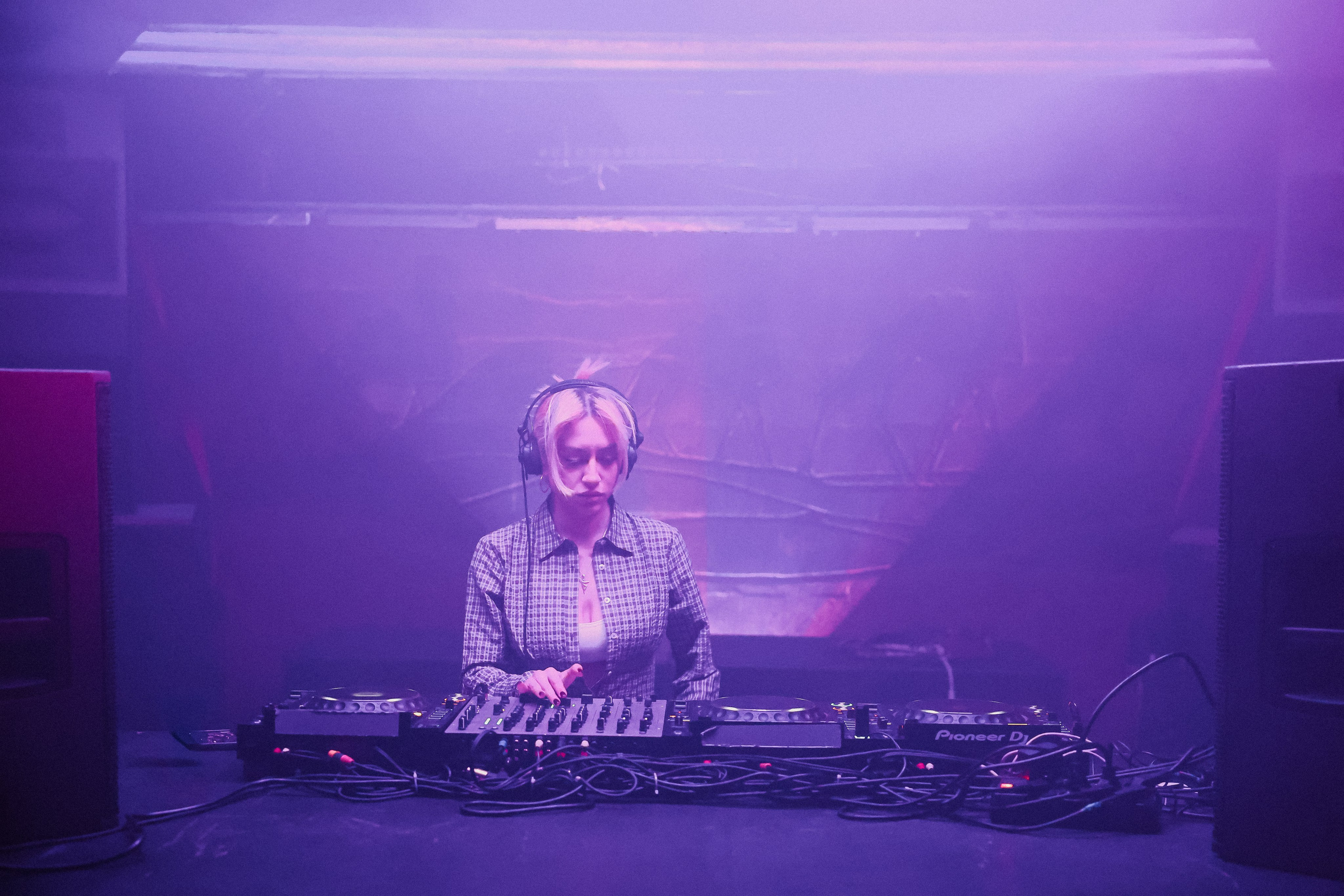 Event reportage (WHATISGOINGON x HOW). Asmikiam