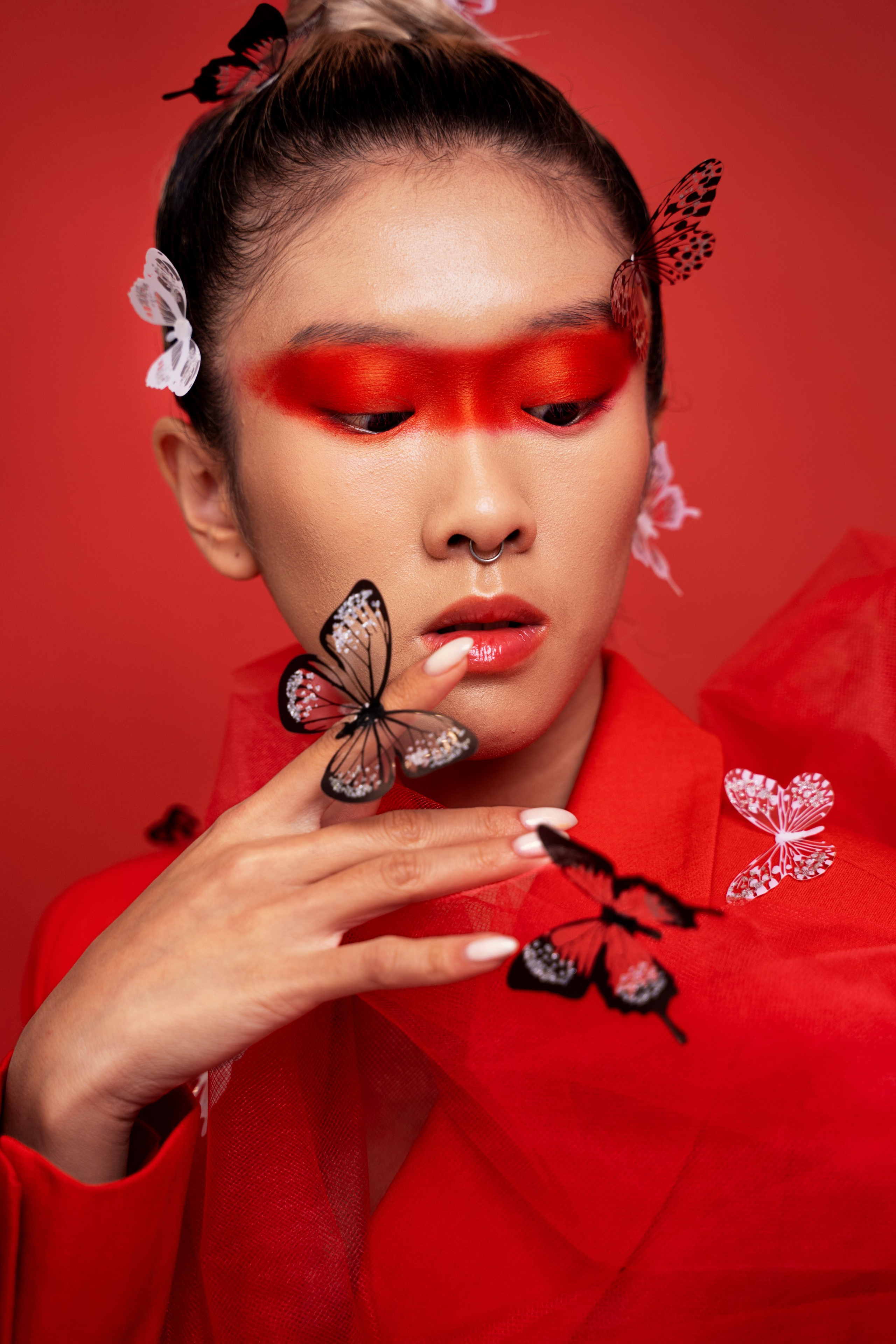 Artistic portrait session “Red Mood”. Alice Bell — Wedding photographer in New York