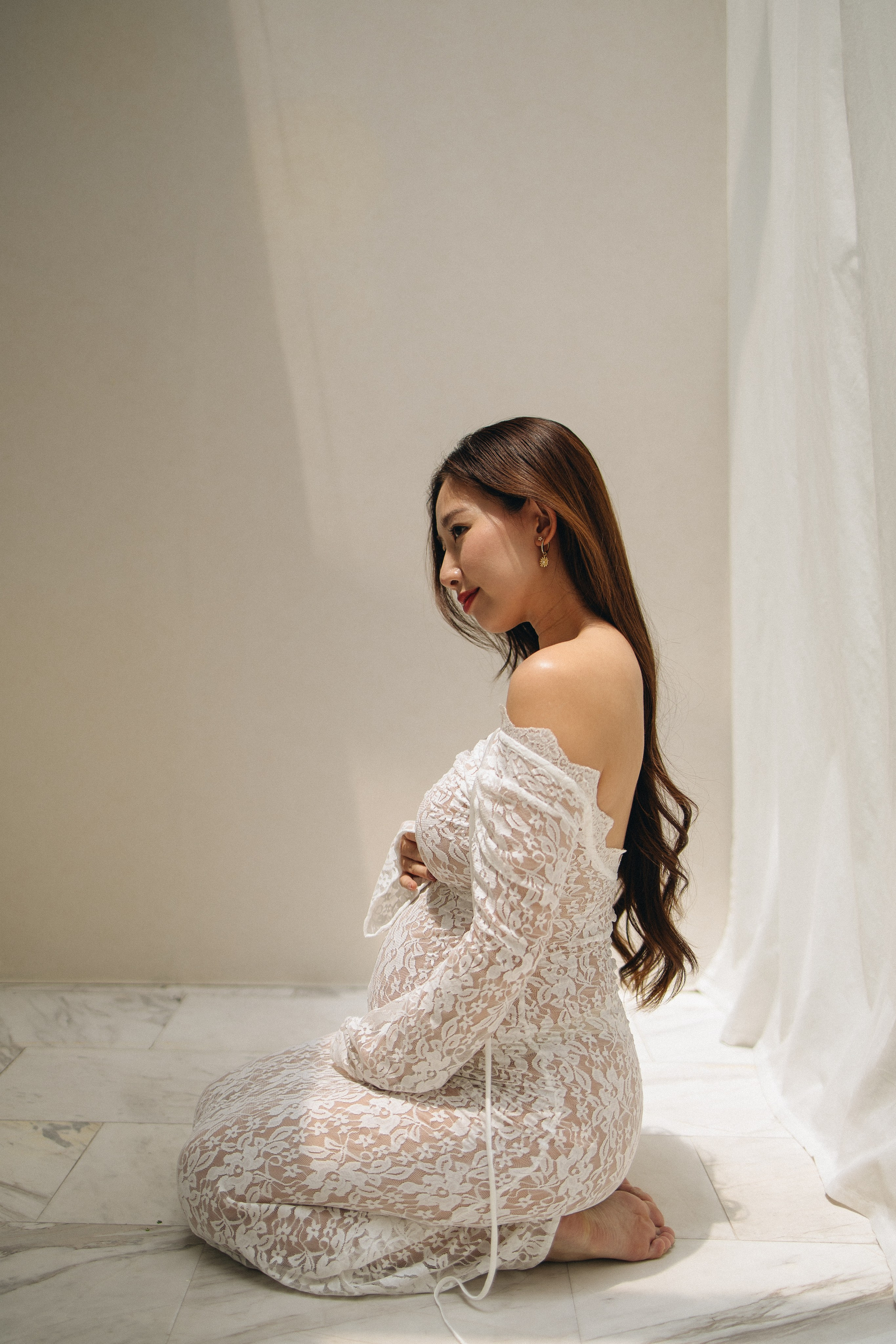 The Sweetest Anticipation. Family and wedding photographer in Bangkok, Thailand