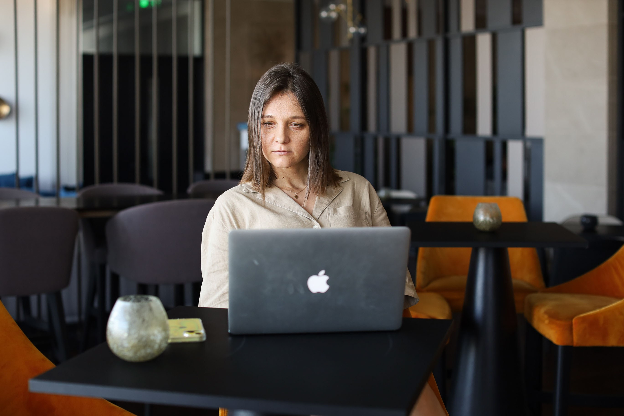 Бизнес портрет. Cyprus Wedding & Family Photographer. Capturing cherished moments across the island: Larnaca, Limassol, Ayia Napa, Protaras, Paphos, Nicosia