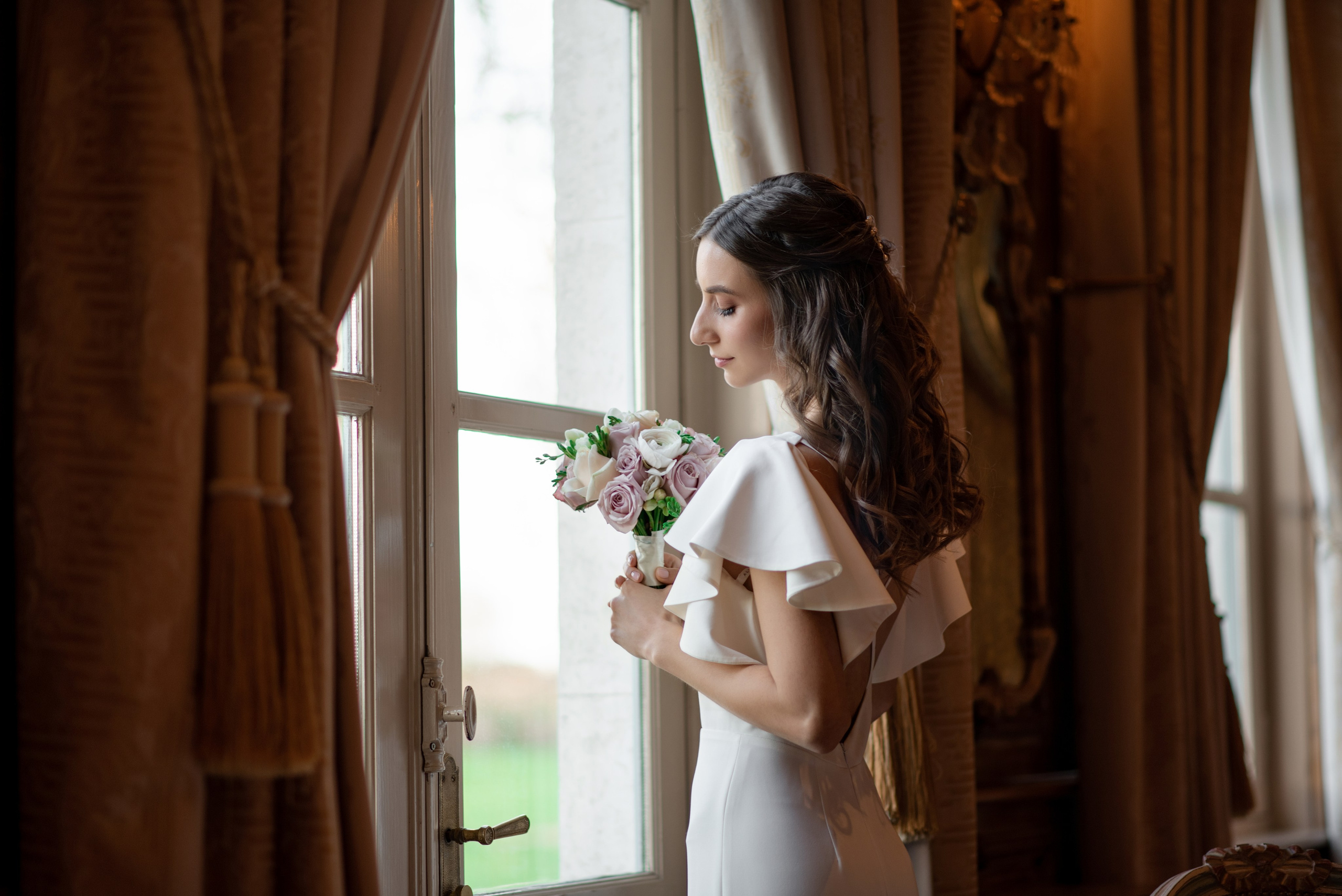 Marié et mariée sur le toit de Monte-Carlo