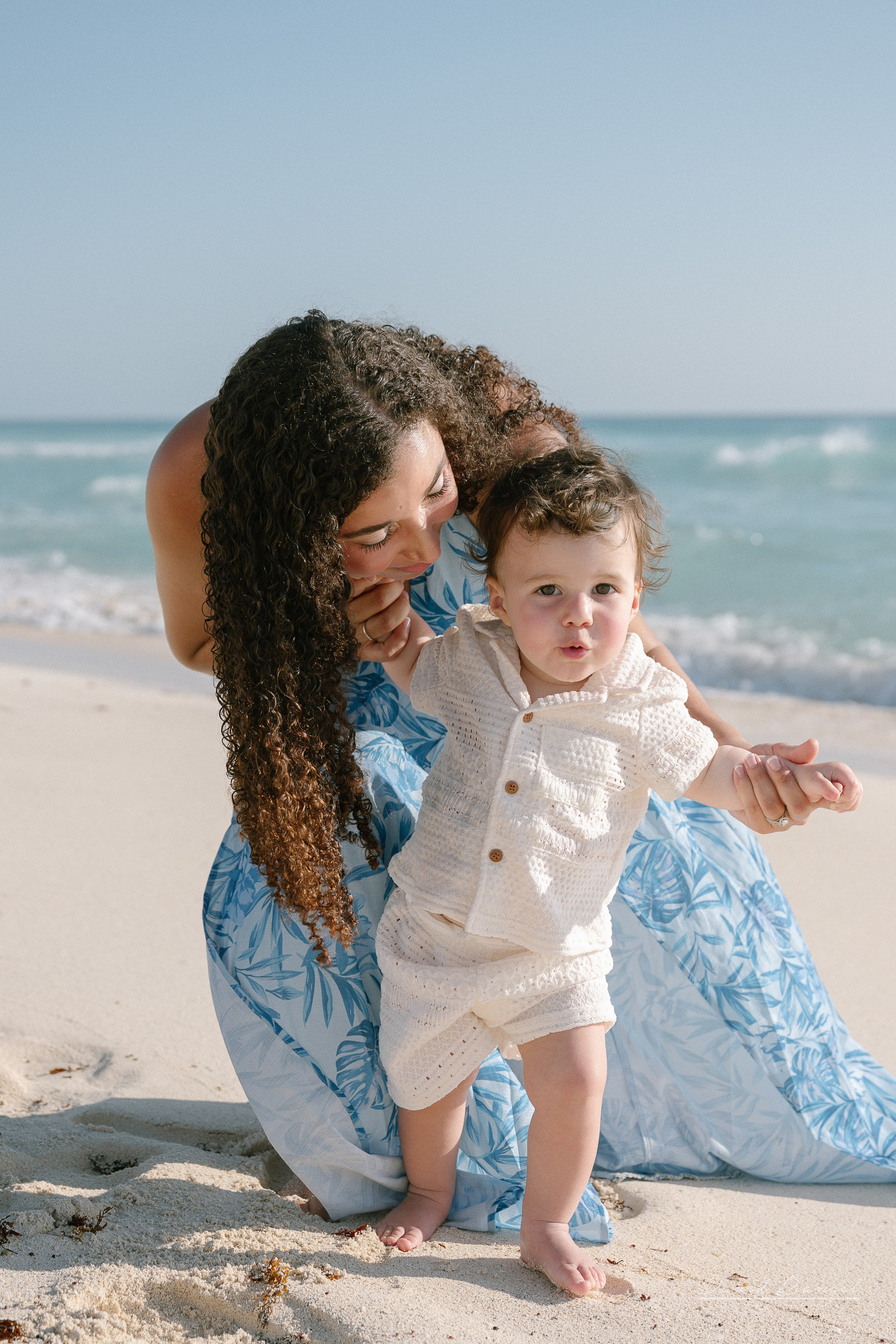 Gabi Guilliod — Family Session — Playa Delfines. Destination wedding photographer based in Cancun and Riviera Maya with service worldwide