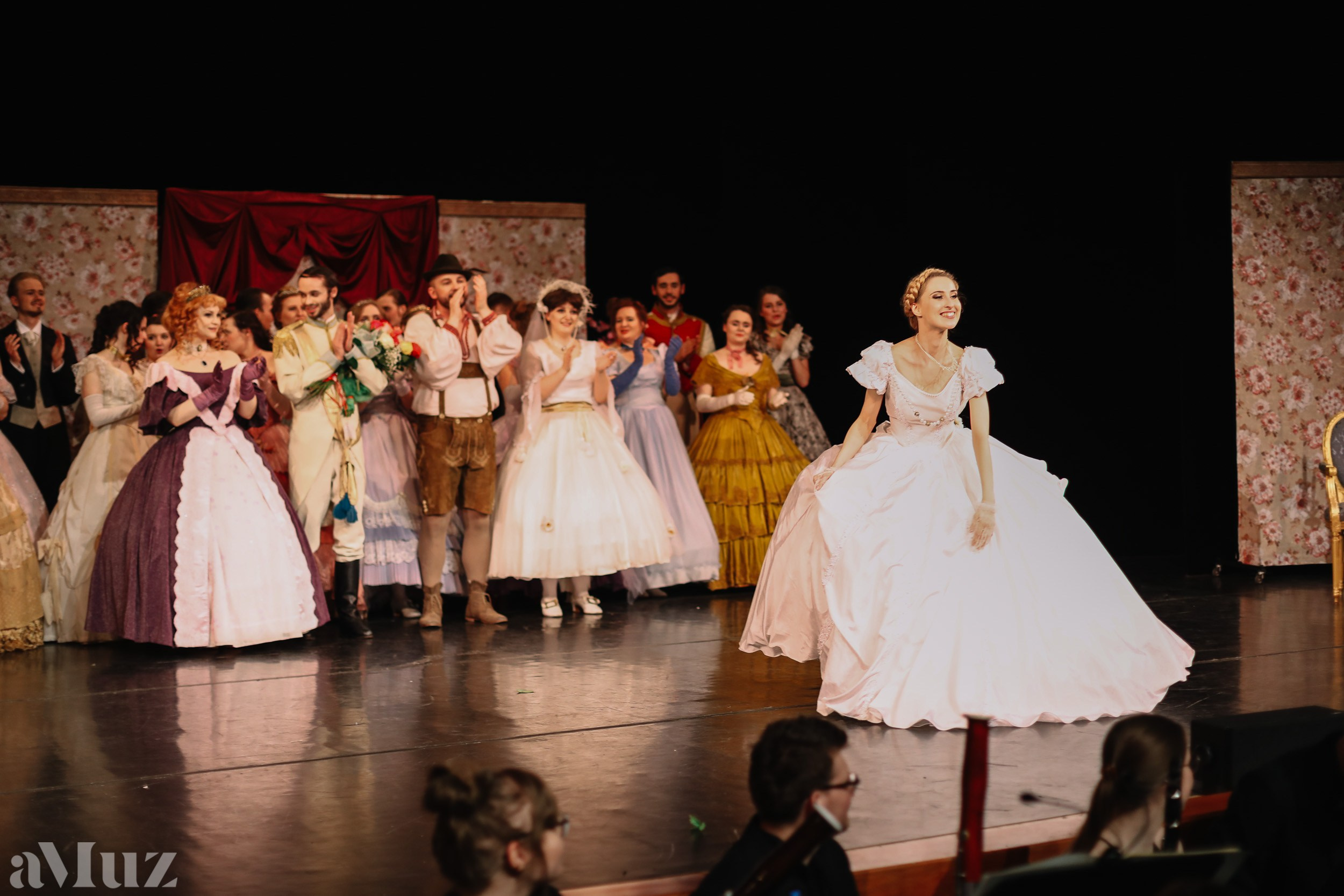 Opera Łąkowa. Fotograf Ślubny Warszawa - Sesje Biznesowe Rodzinne Eventy