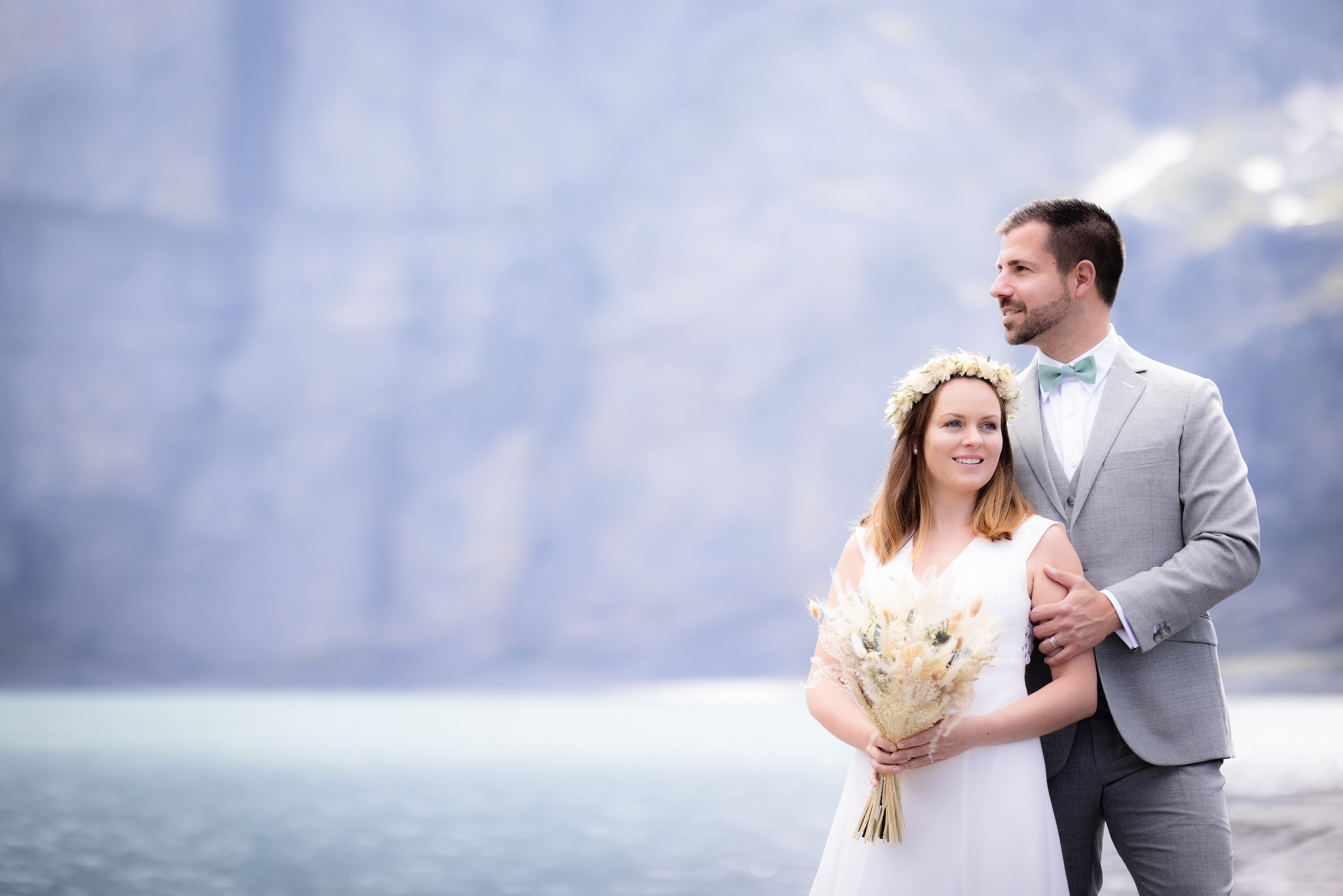 Oeschinensee elopement. Family photographer Zurich & Switzerland Daria Moore