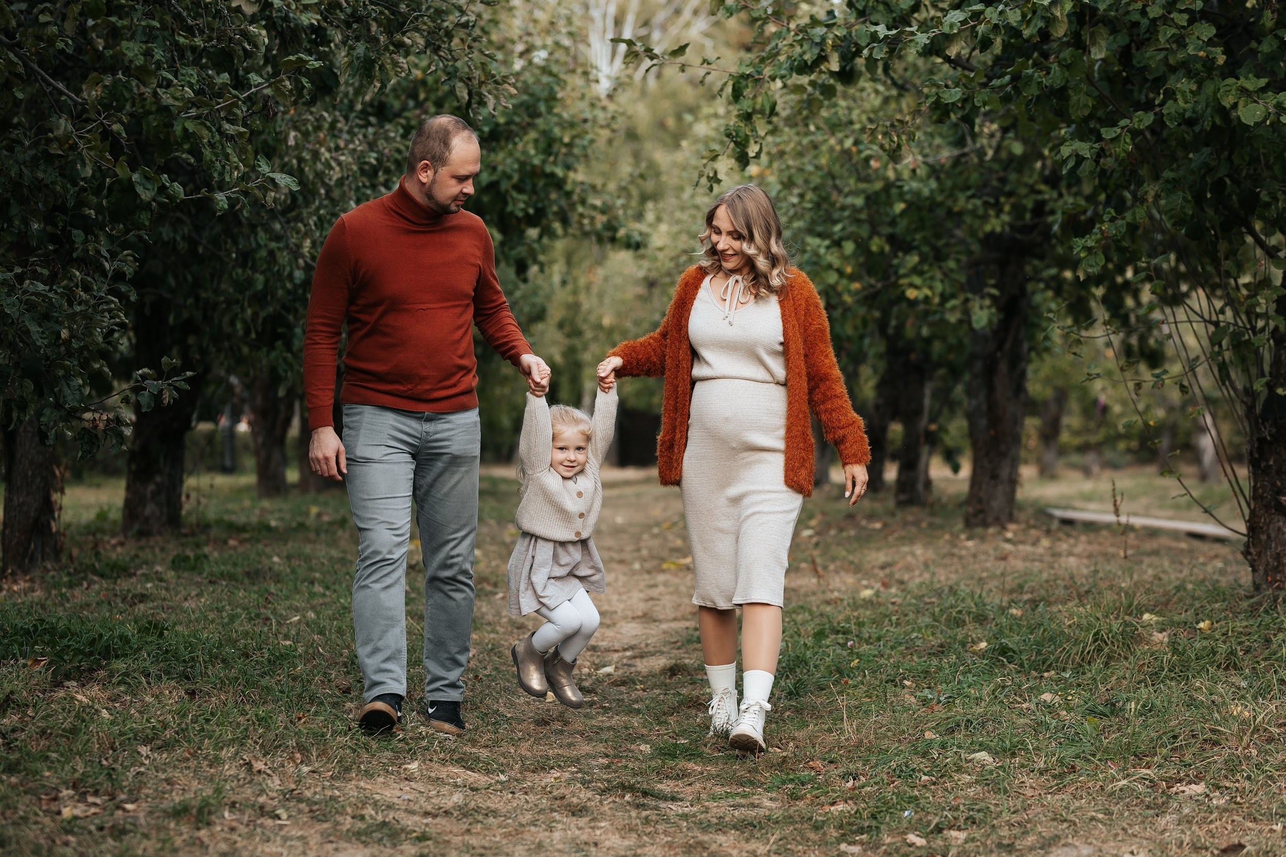 Apple orchard. Fotograf ślubny i rodzinny w Krakowie Yana Klymova