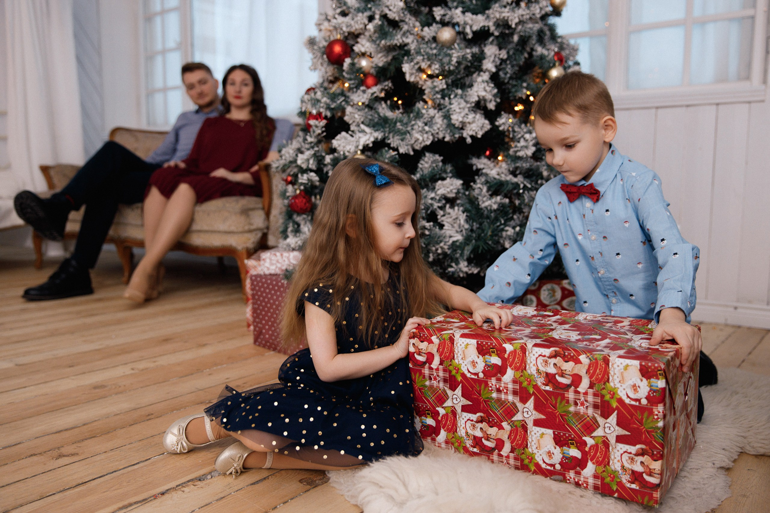 Christmas and New Year photo sessions in Riga, Latvia in studio. Evgeny Timofeyev | Wedding & Content photographer and videographer