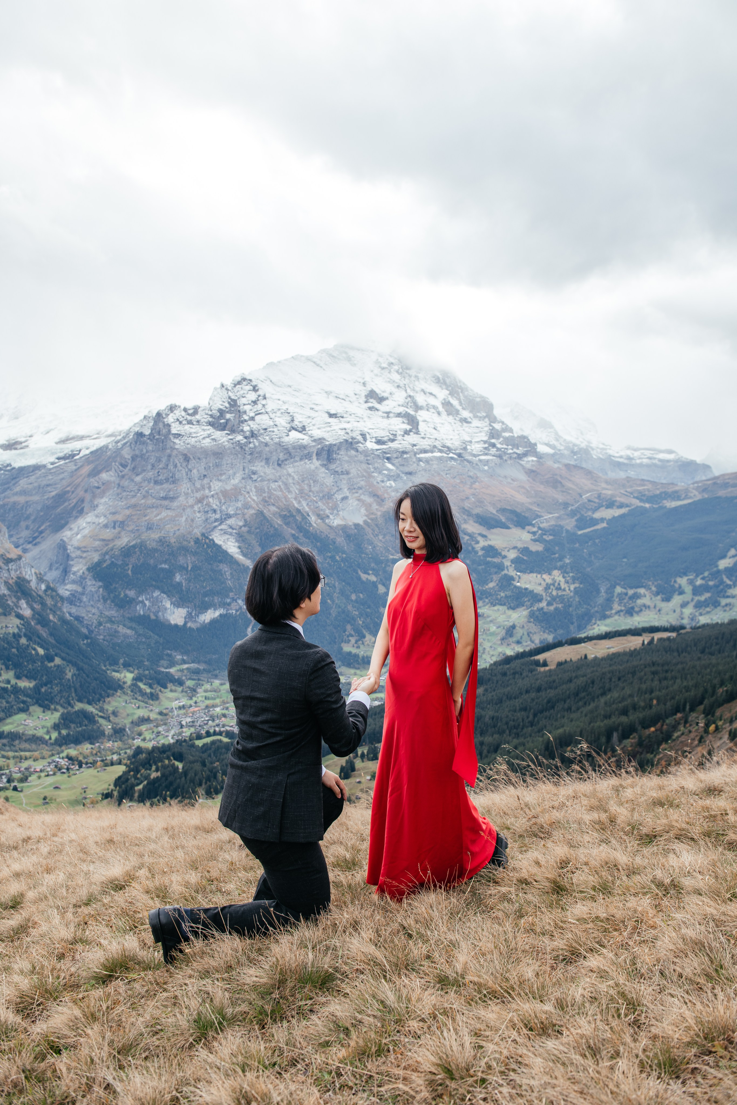 Kaiwen & Xiaoming Grindelwald, Switzerland. I am Elena Altendorfer. Wedding photographer in Zurich and Switzerland