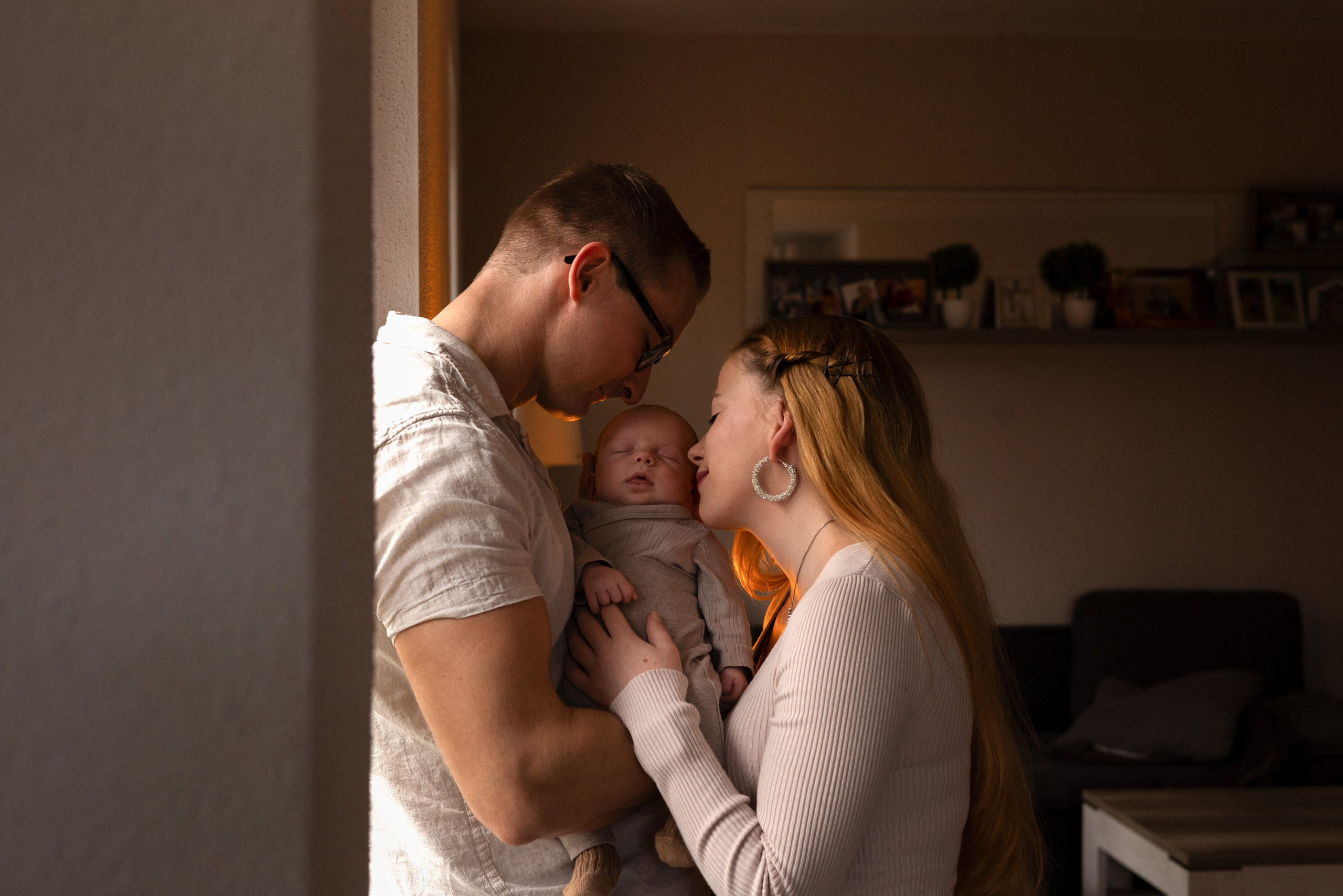 NEWBORN / LIFESTYLE INDOOR. Fotografin und Videografin im Raum Osnabrück und Emsland Alla