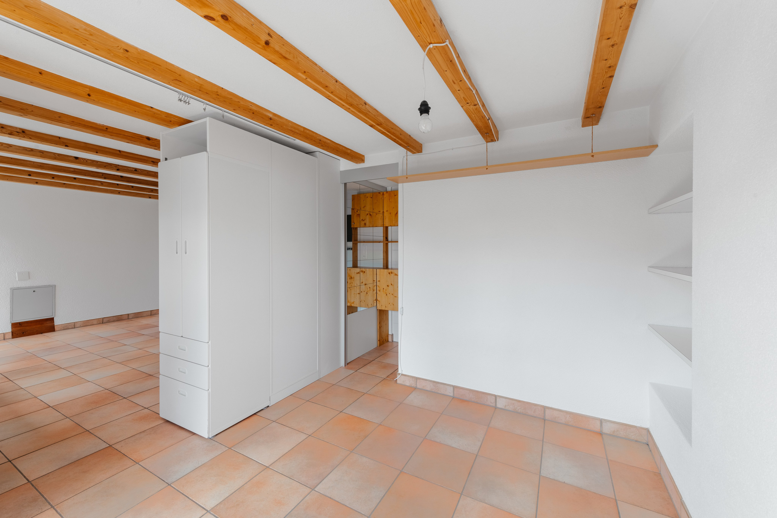 Haus, CUGNASCO, TICINO. Hallo! Ich bin Elena und arbeite als Immobilienfotografin