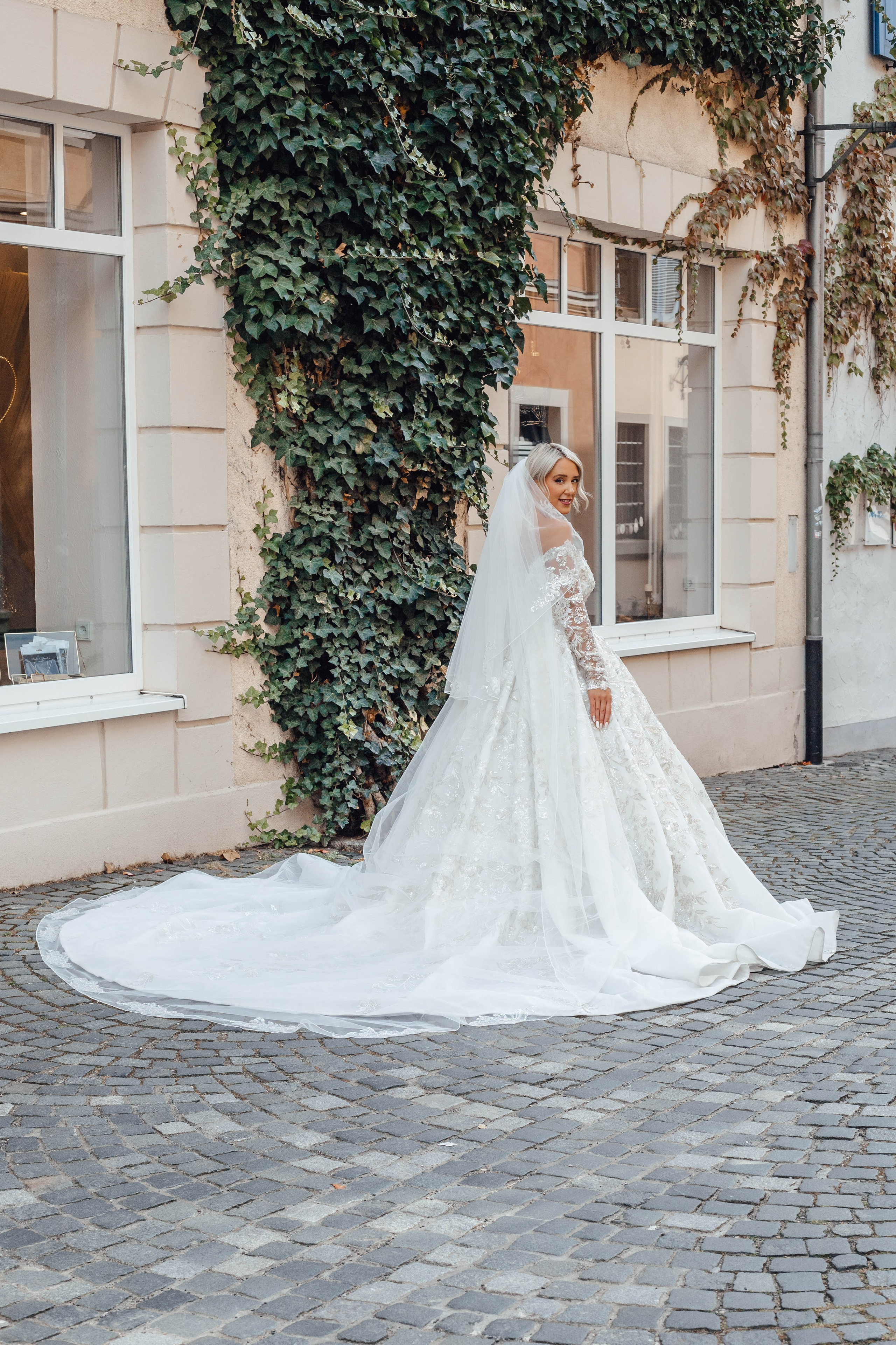 Dimeras Brautmode. Natalia Belov Familien - und Hochzeitsfotografin