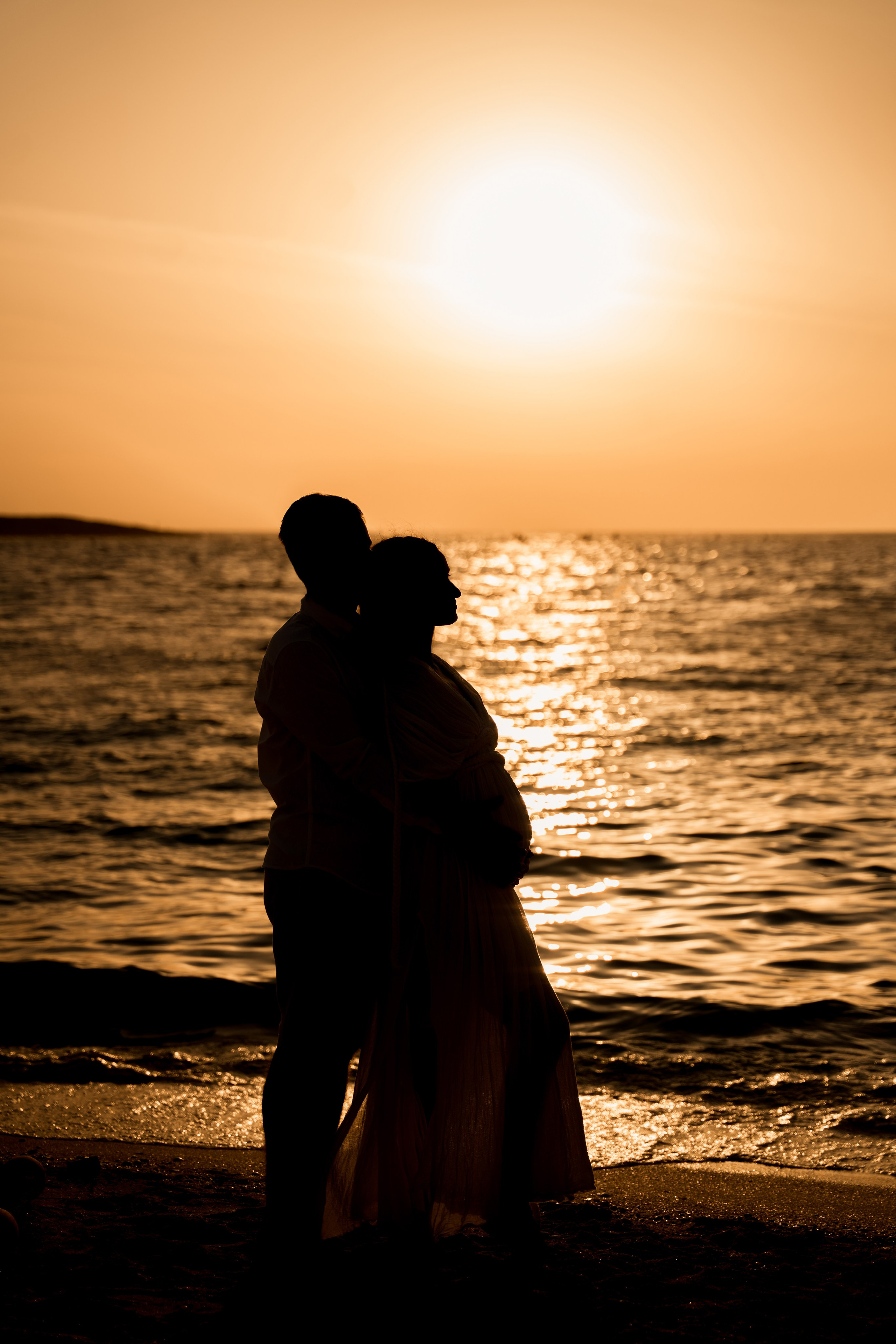 Golden Hour Glow. Angela Iakovleva — Family Photographer in Dubai