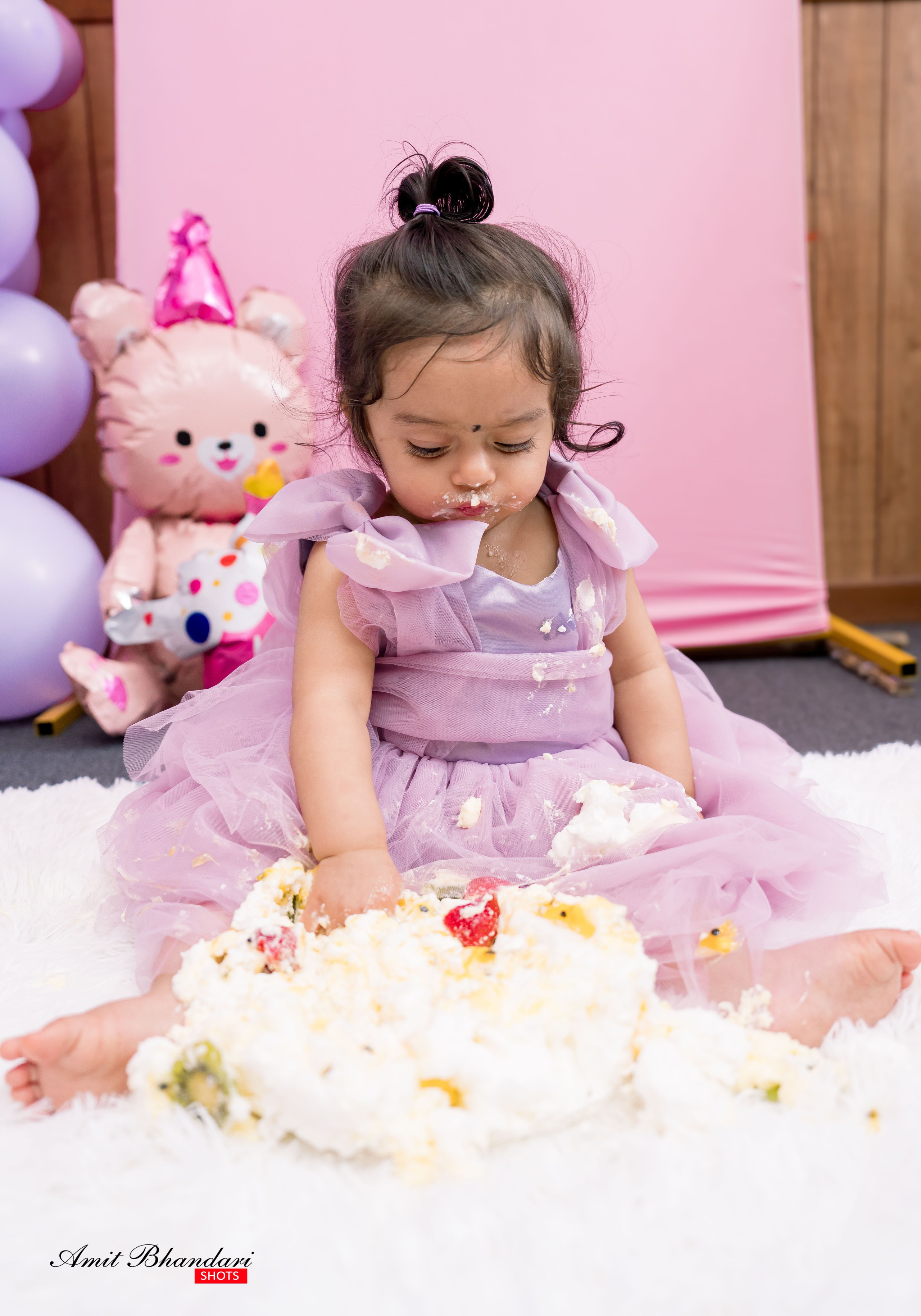 Yuhana’s Cake Smash Session. Freelance Photographer in Newcastle & Central Coast