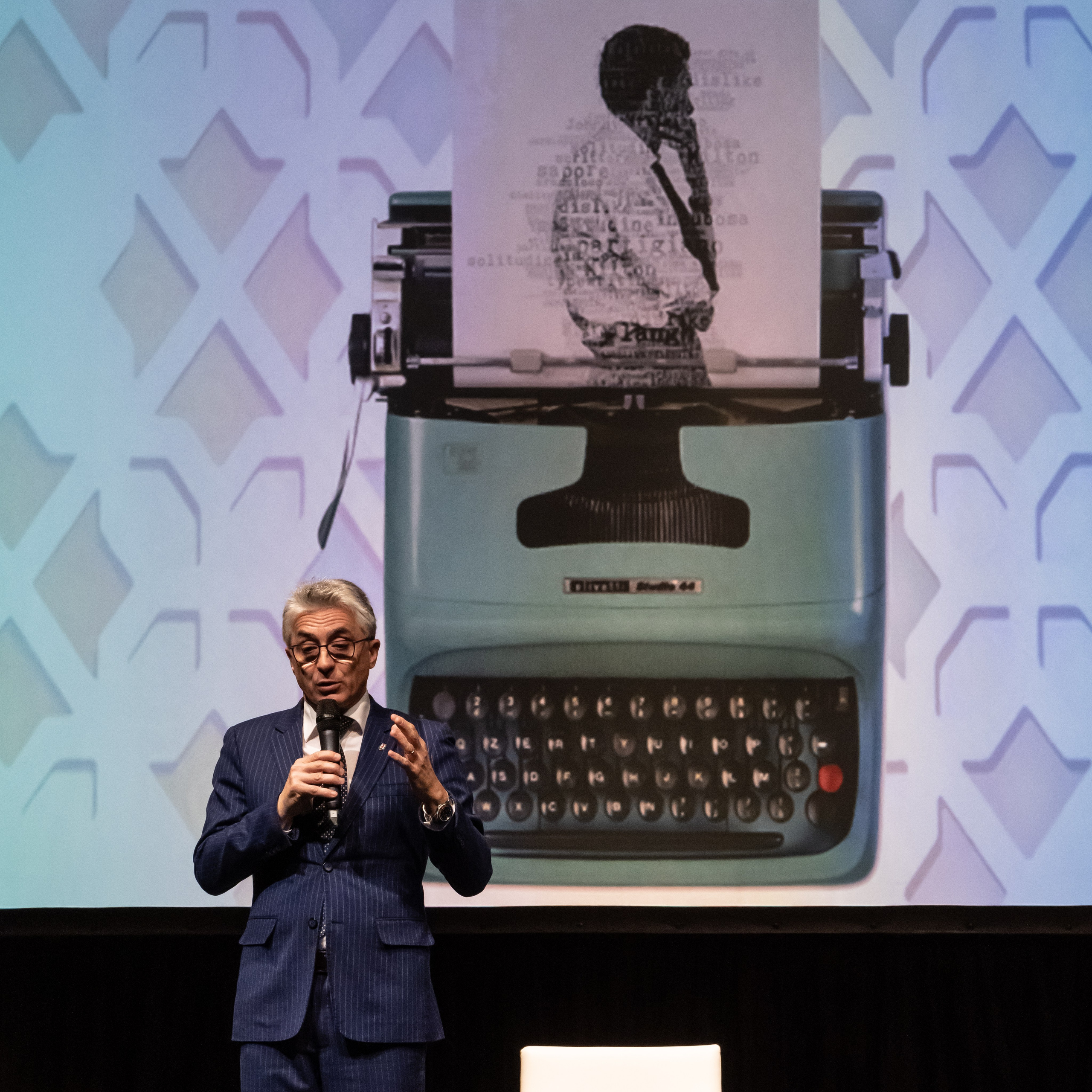 Roberto Vecchioni Teatro Alba. “Gianmaria Coscia fotografo per passione”