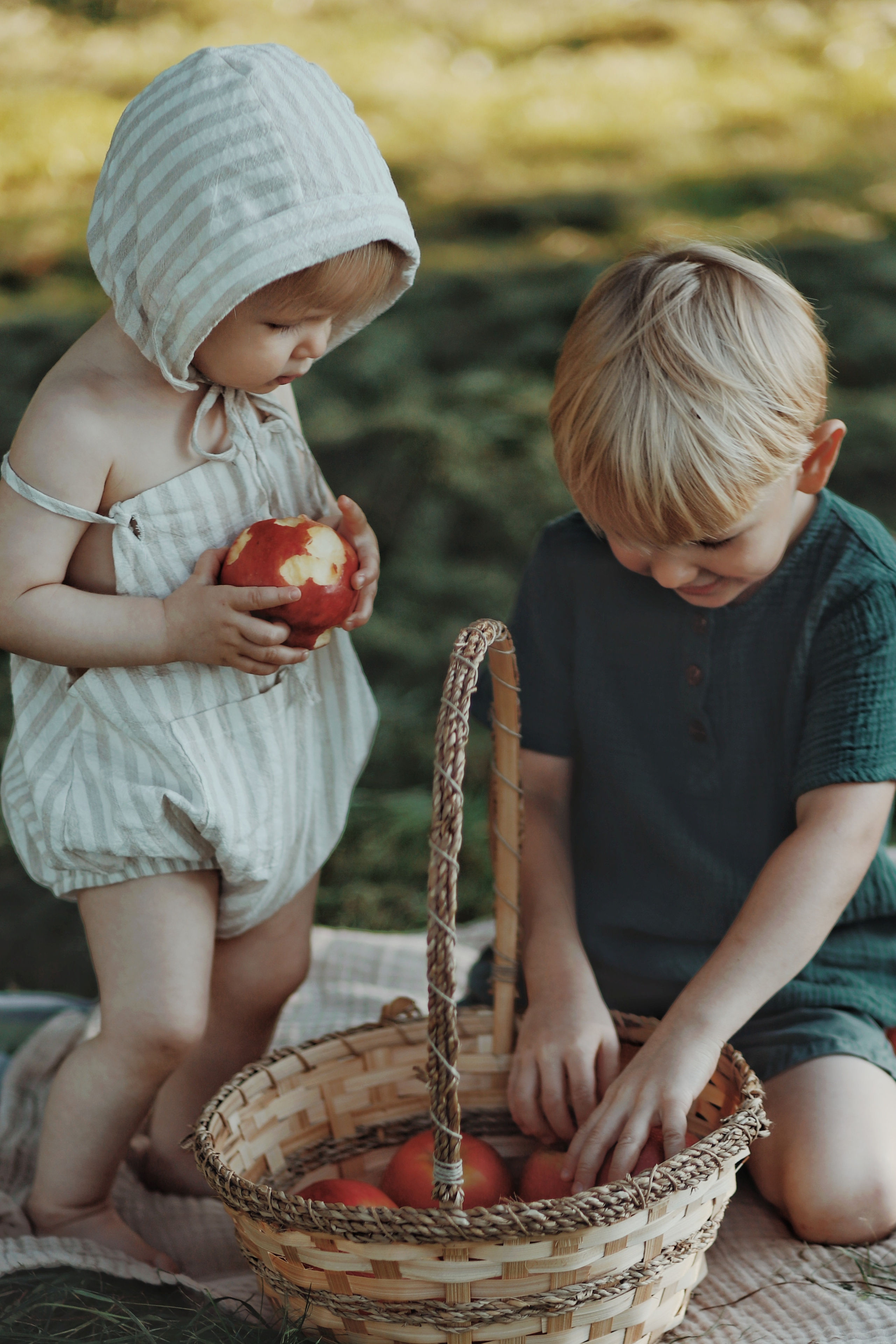 Apfelgarten-Shooting. Olena Fritz Fotografie