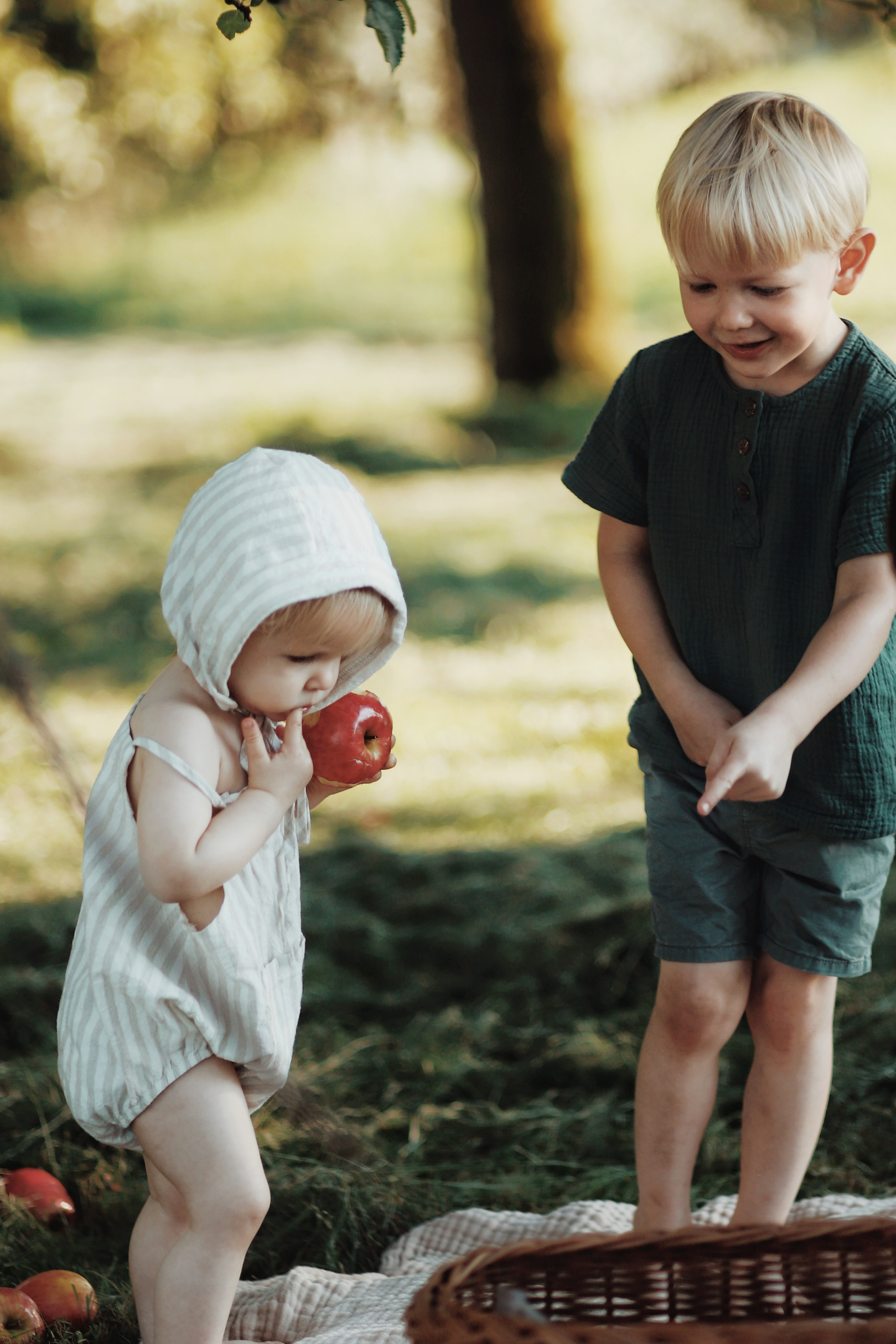 Apfelgarten-Shooting. Olena Fritz Fotografie