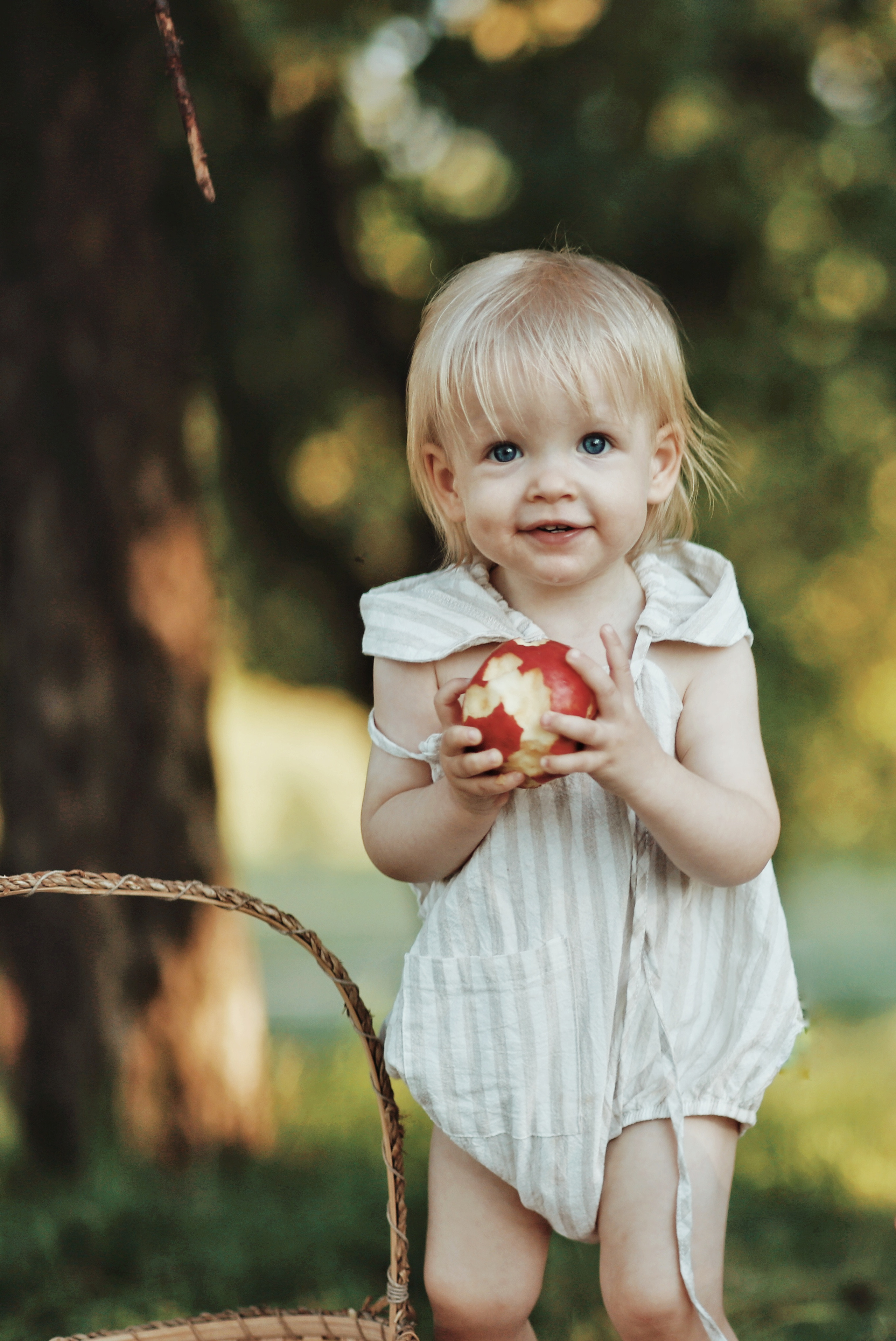 Apfelgarten-Shooting. Olena Fritz Fotografie
