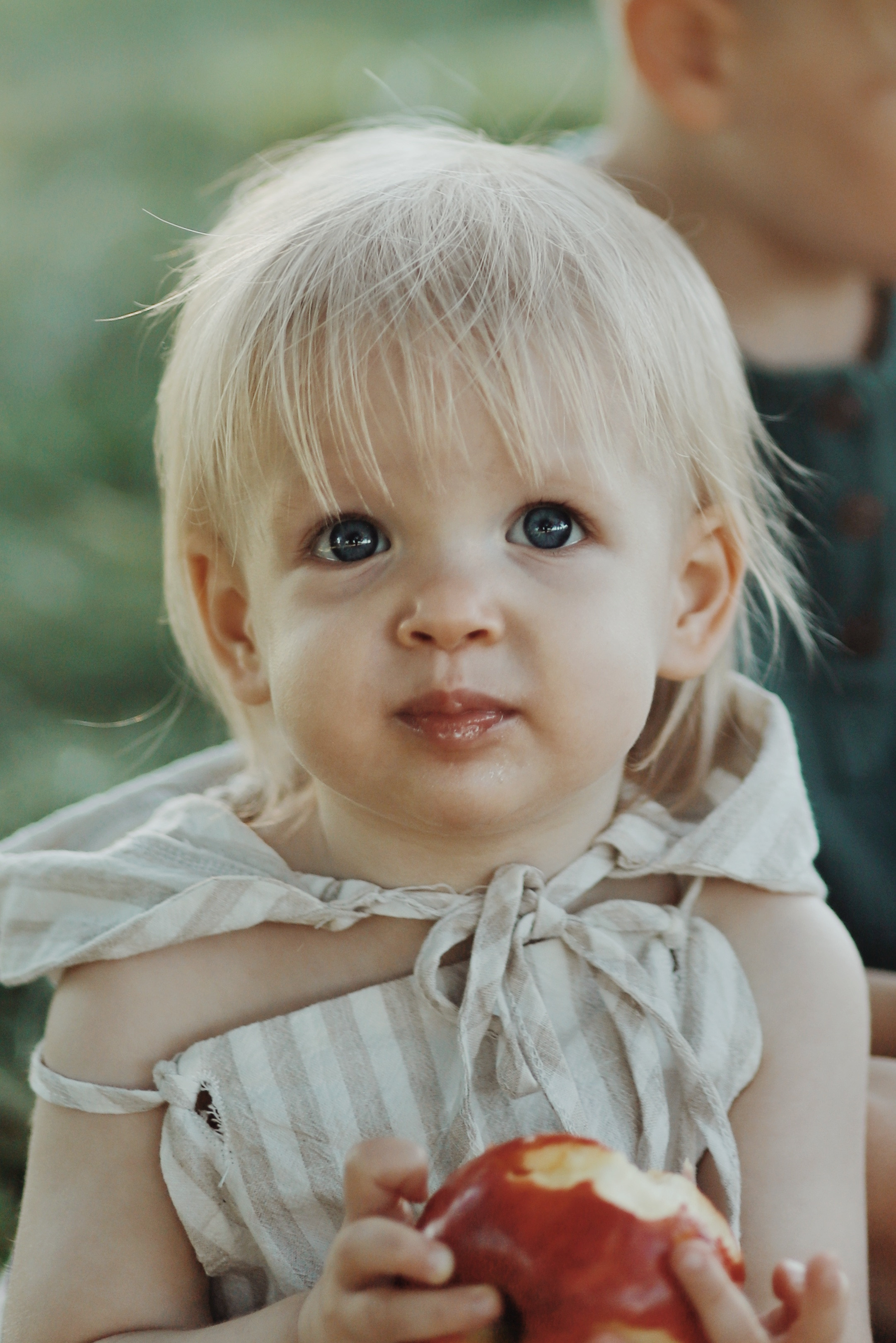 Apfelgarten-Shooting. Olena Fritz Fotografie
