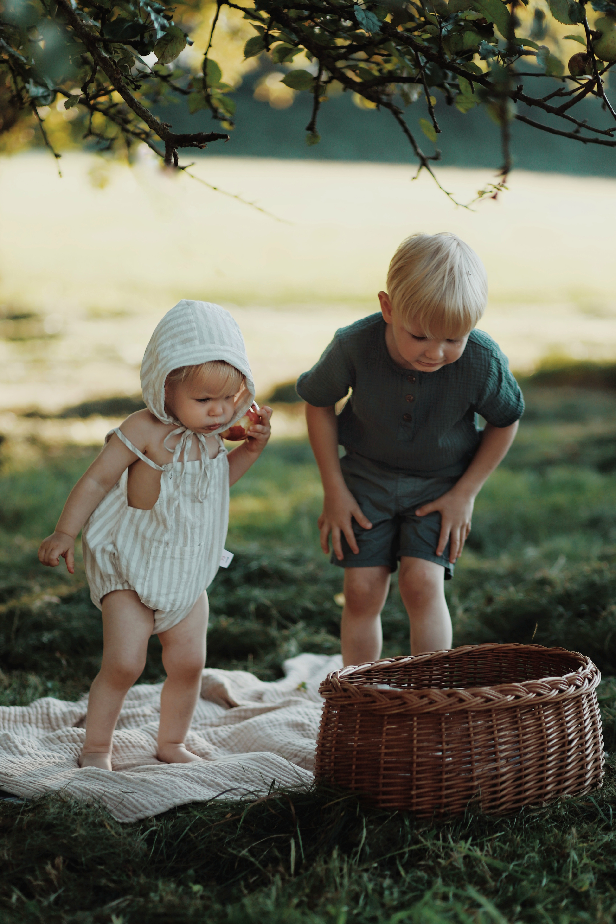 Apfelgarten-Shooting. Olena Fritz Fotografie