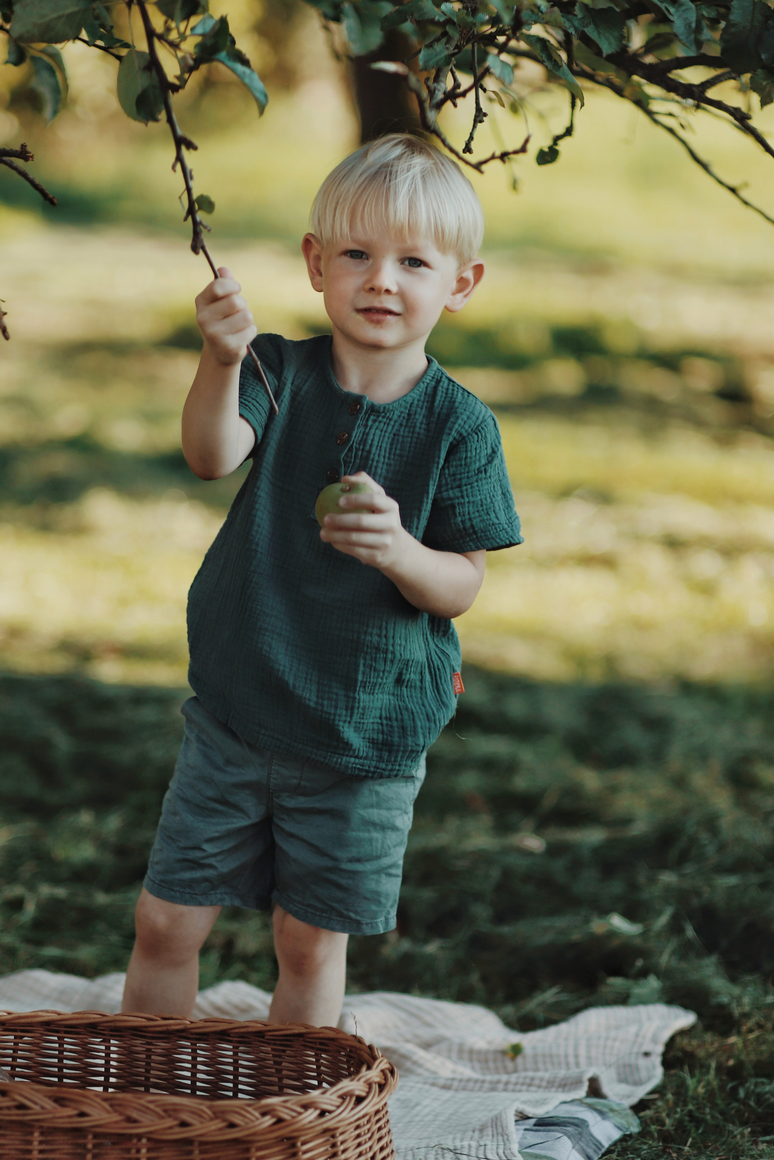 Apfelgarten-Shooting. Olena Fritz Fotografie