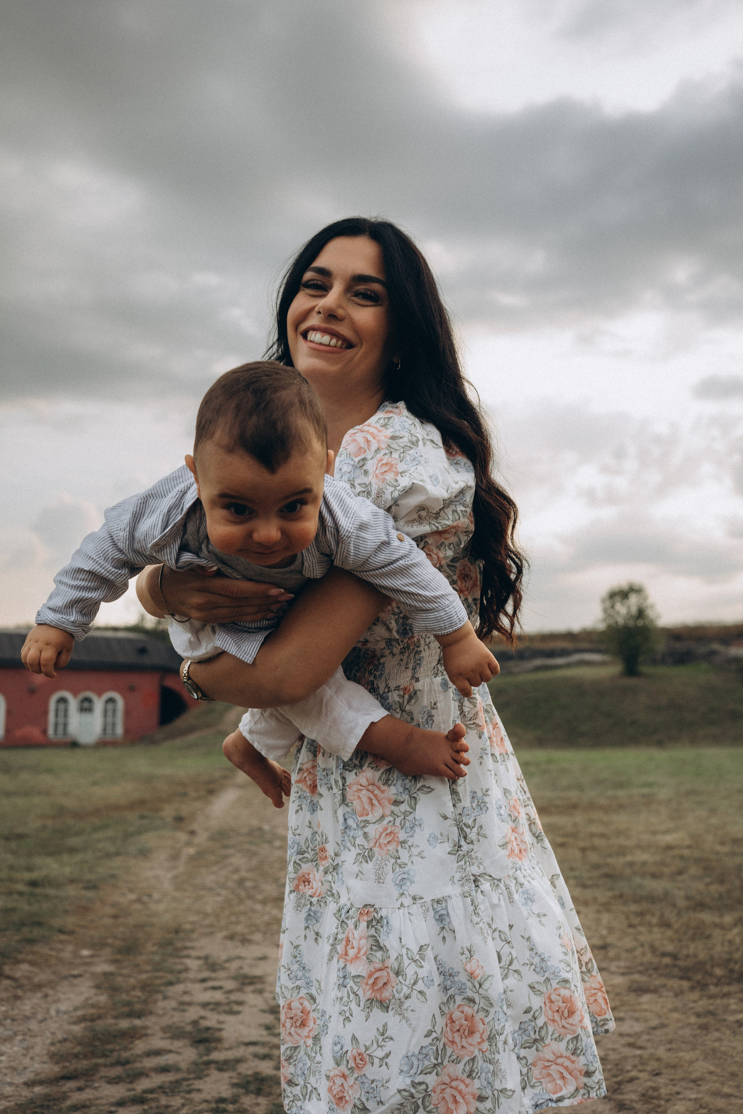Summer. Wedding and potrait photographer in Helsinki Vickan O