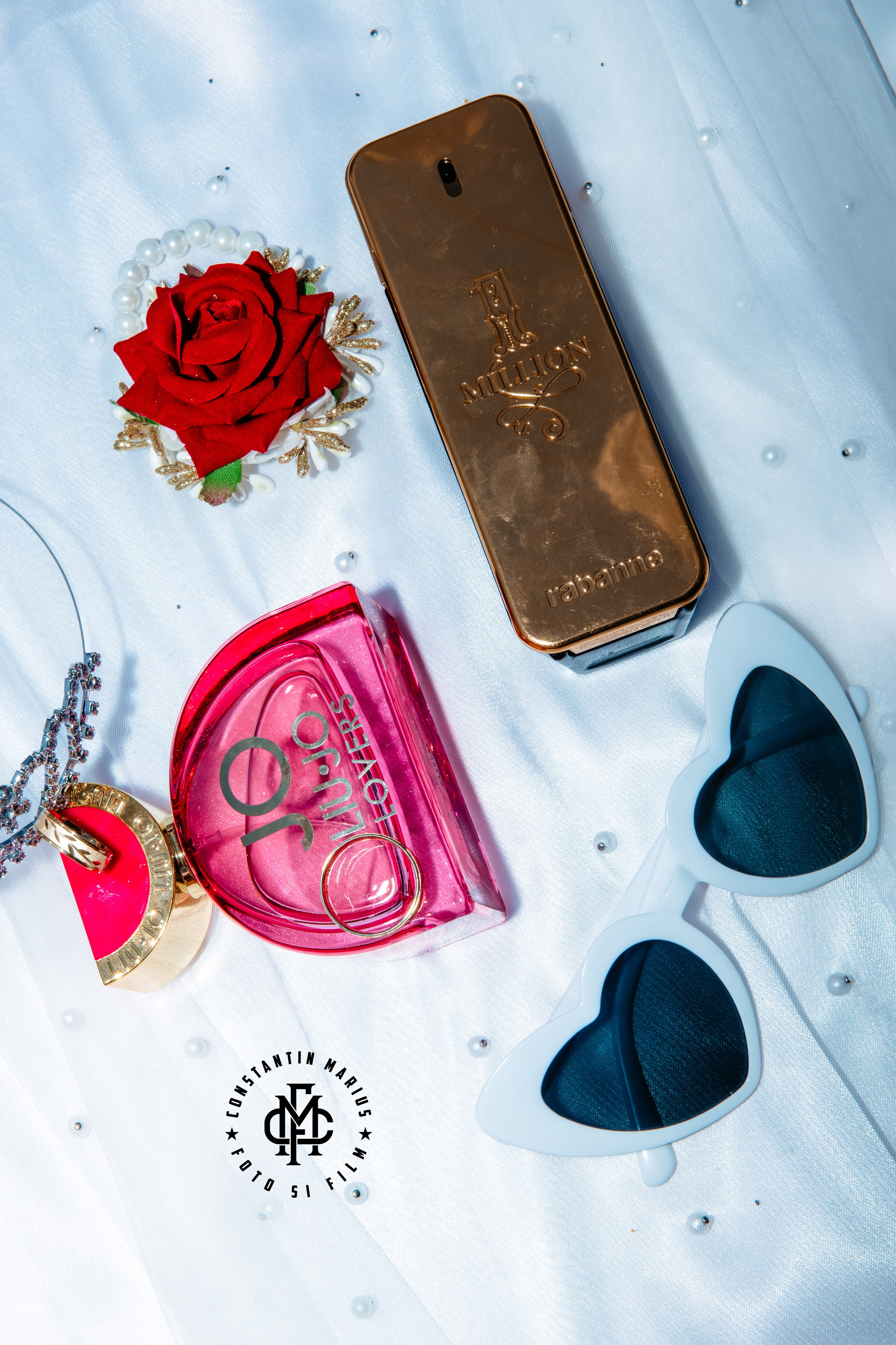 WEDDING PHOTOGRAPHY. DESPRE NOI