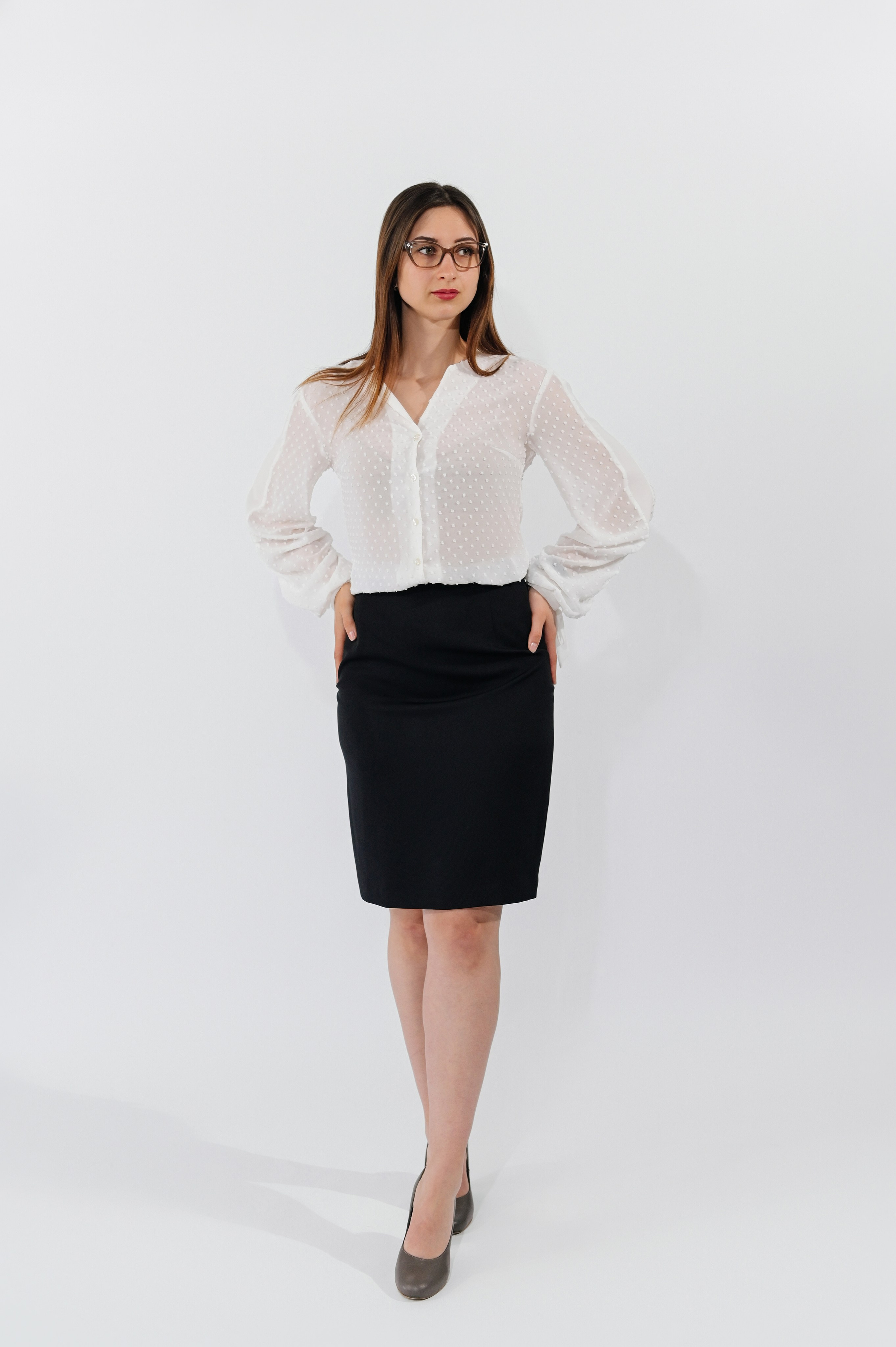 Compleu: bluză și fustă