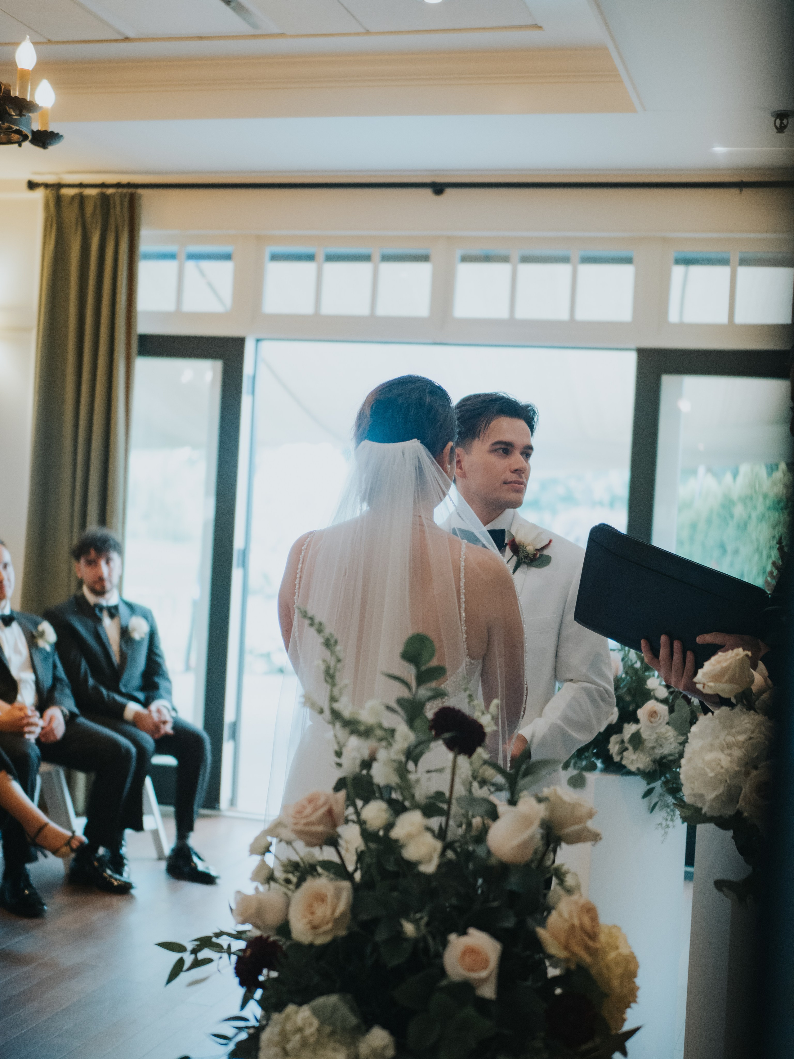 Wedding of Cassandra and Loïc in Beaconsfield, Montreal. Wedding and Family Photography Montreal Muriel Oe Photo