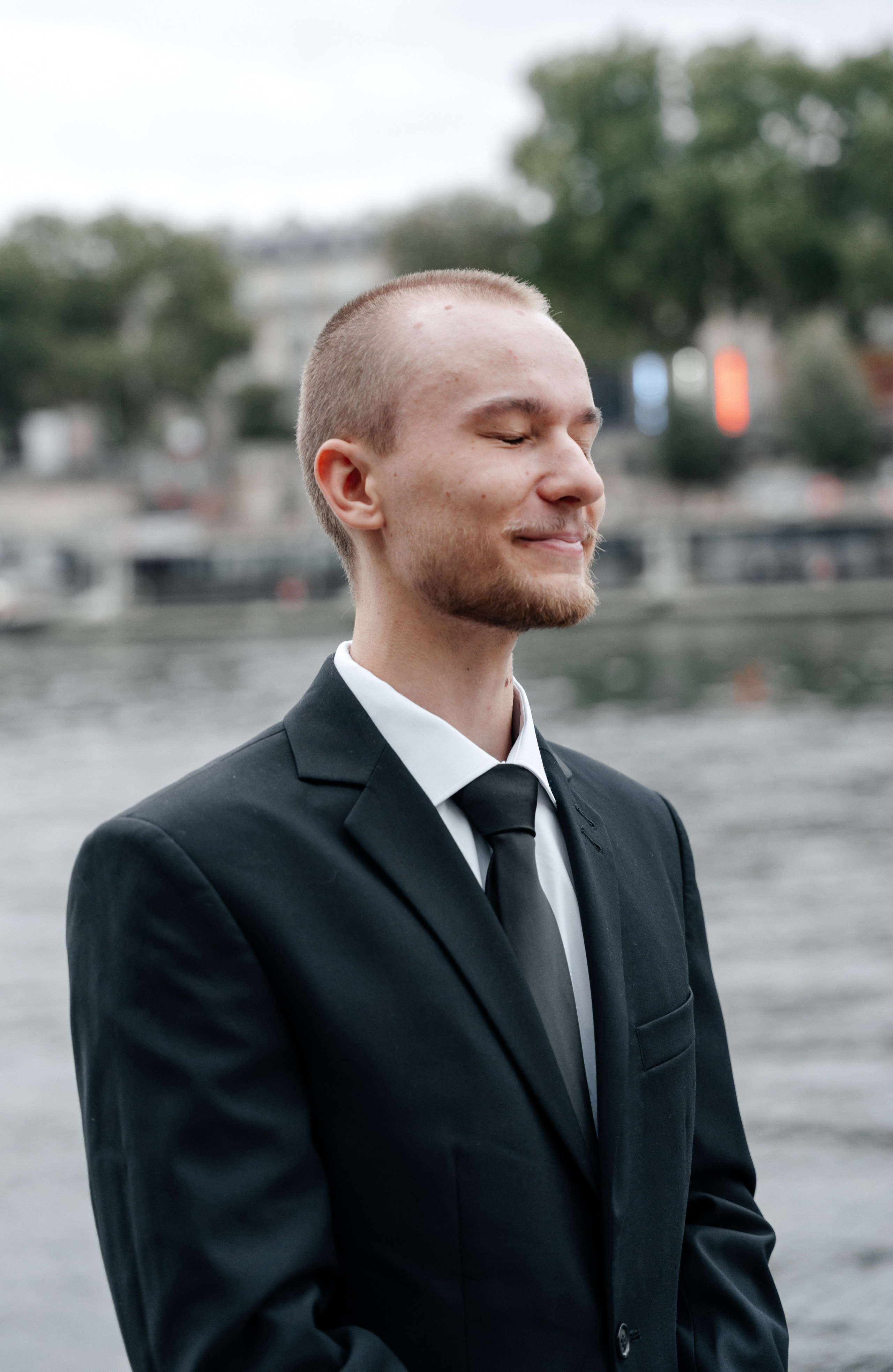 Wedding elopement. Wedding photographer in Paris Oksana Shum