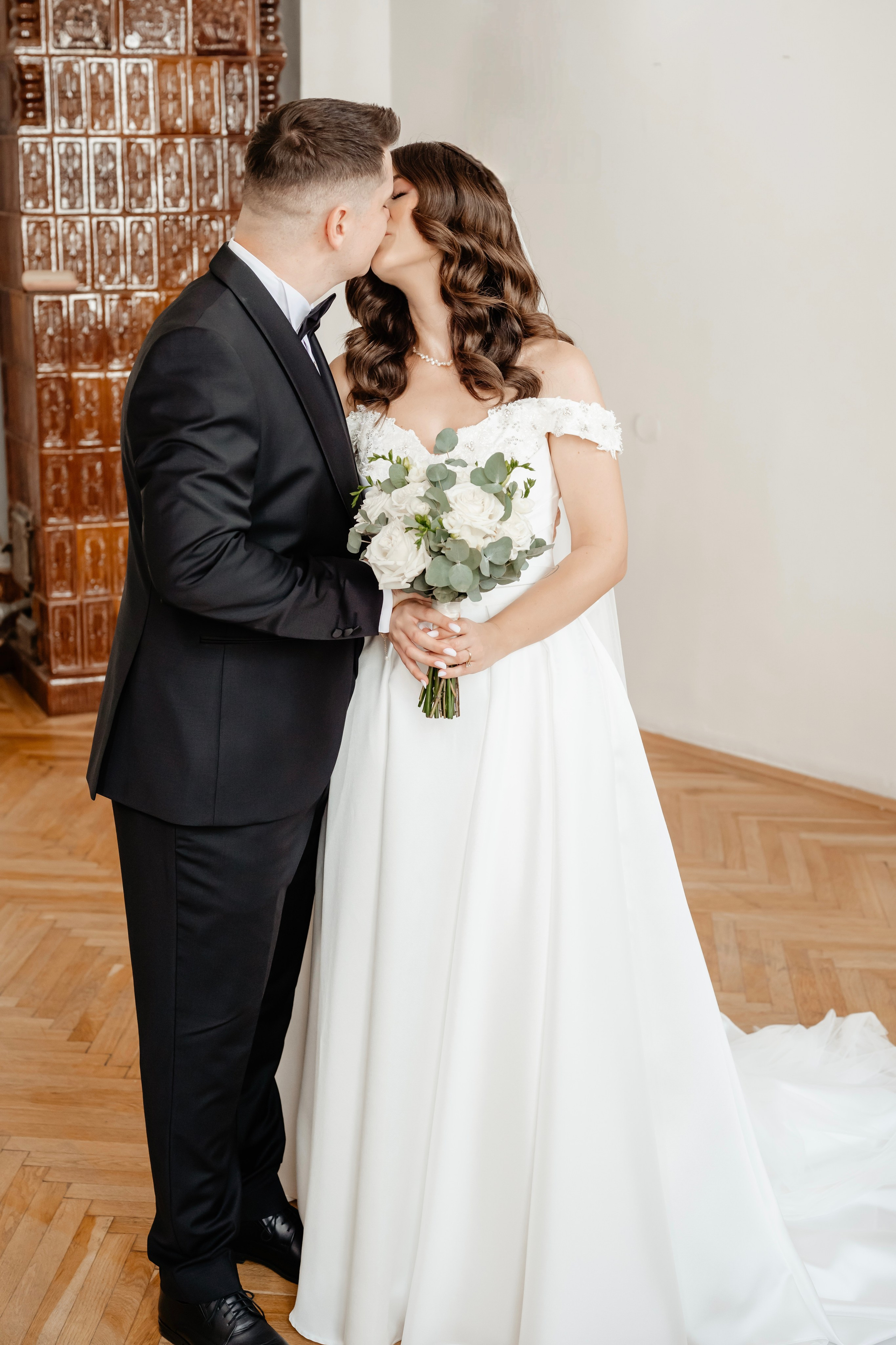 Nunta Alexandra si Viorel — Jubile Ballroom — Pregatiri si Biserica. Ana Maria Dragan Fotograf Evenimente