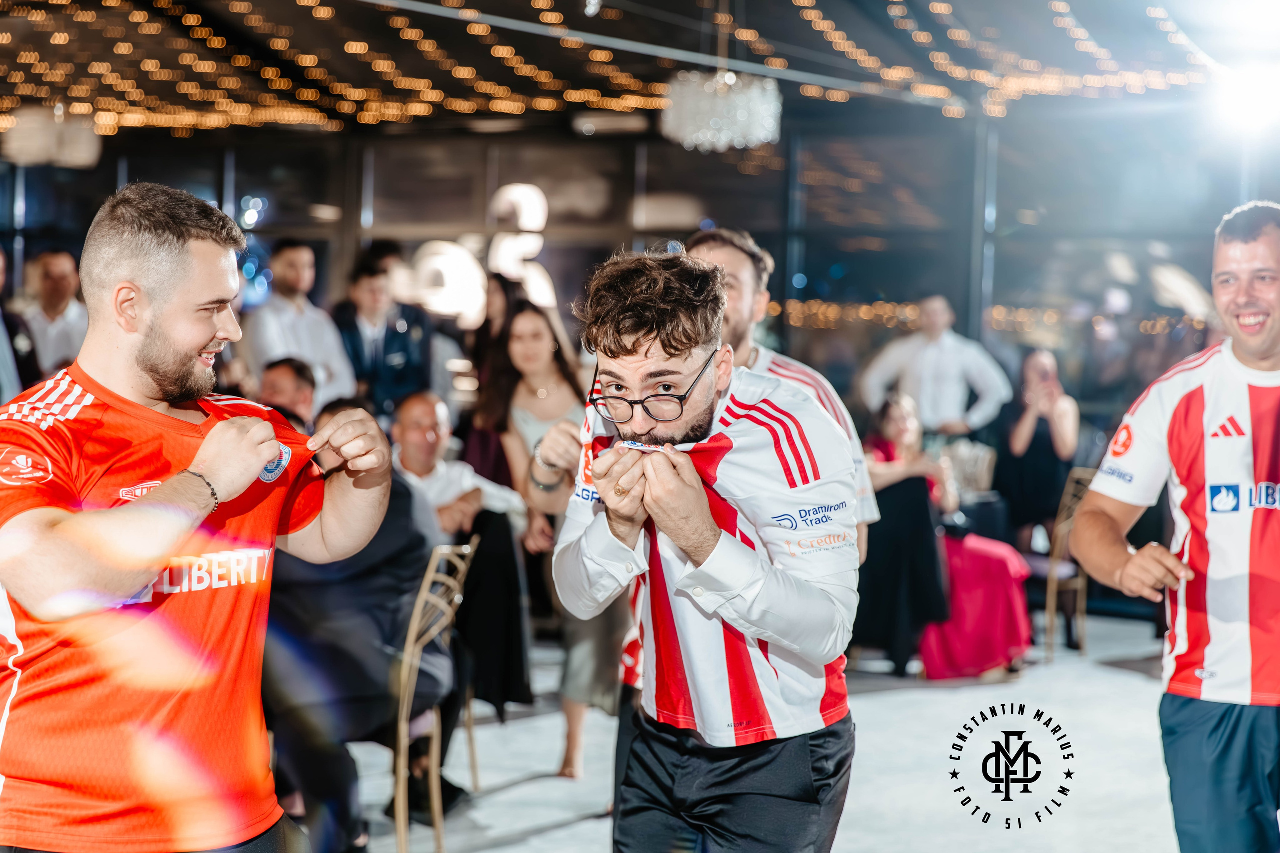 WEDDING PHOTOGRAPHY. DESPRE NOI