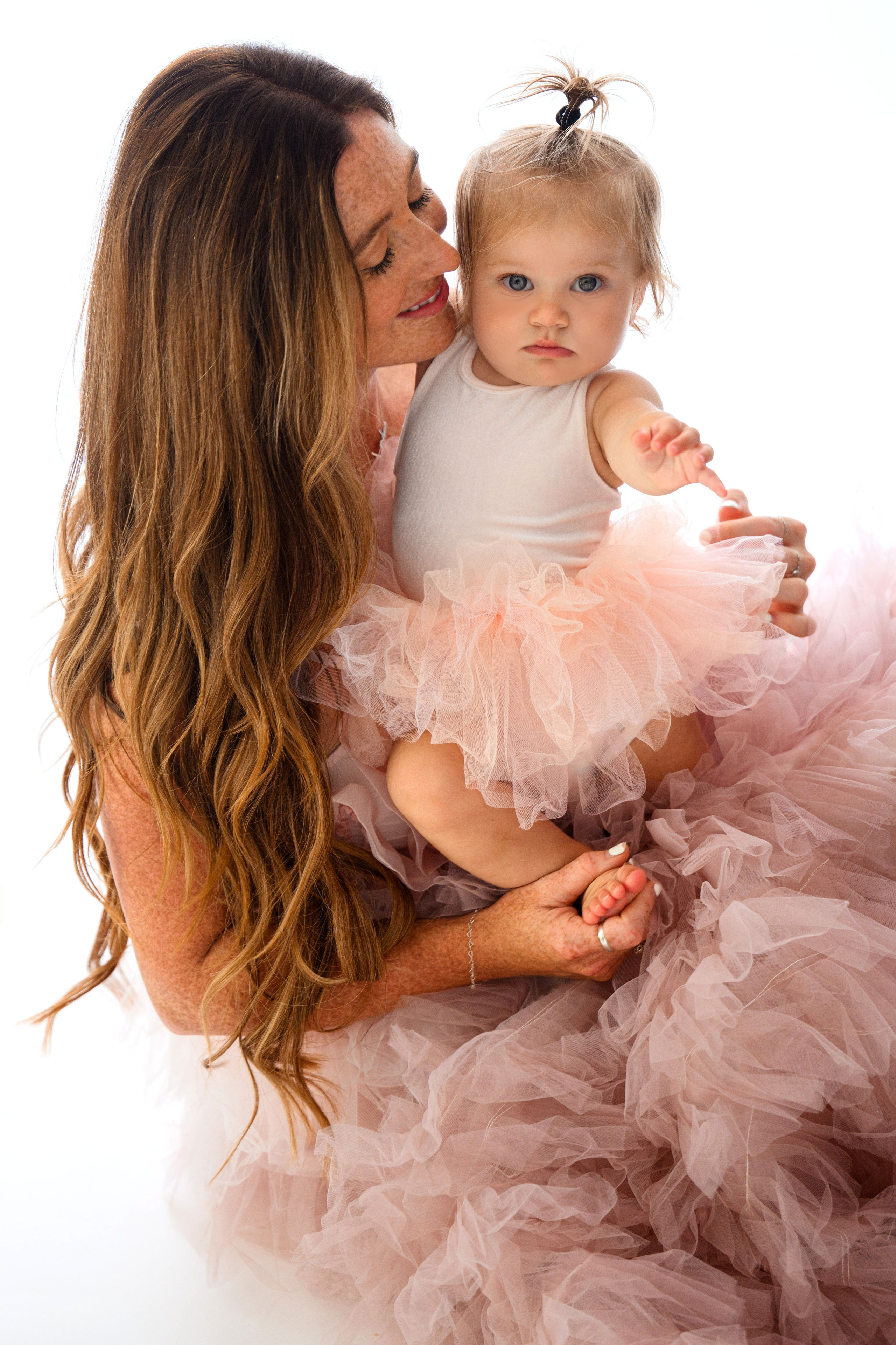 Cassidy. Wedding, maternity and family photographer in Charlotte Tasha Minn