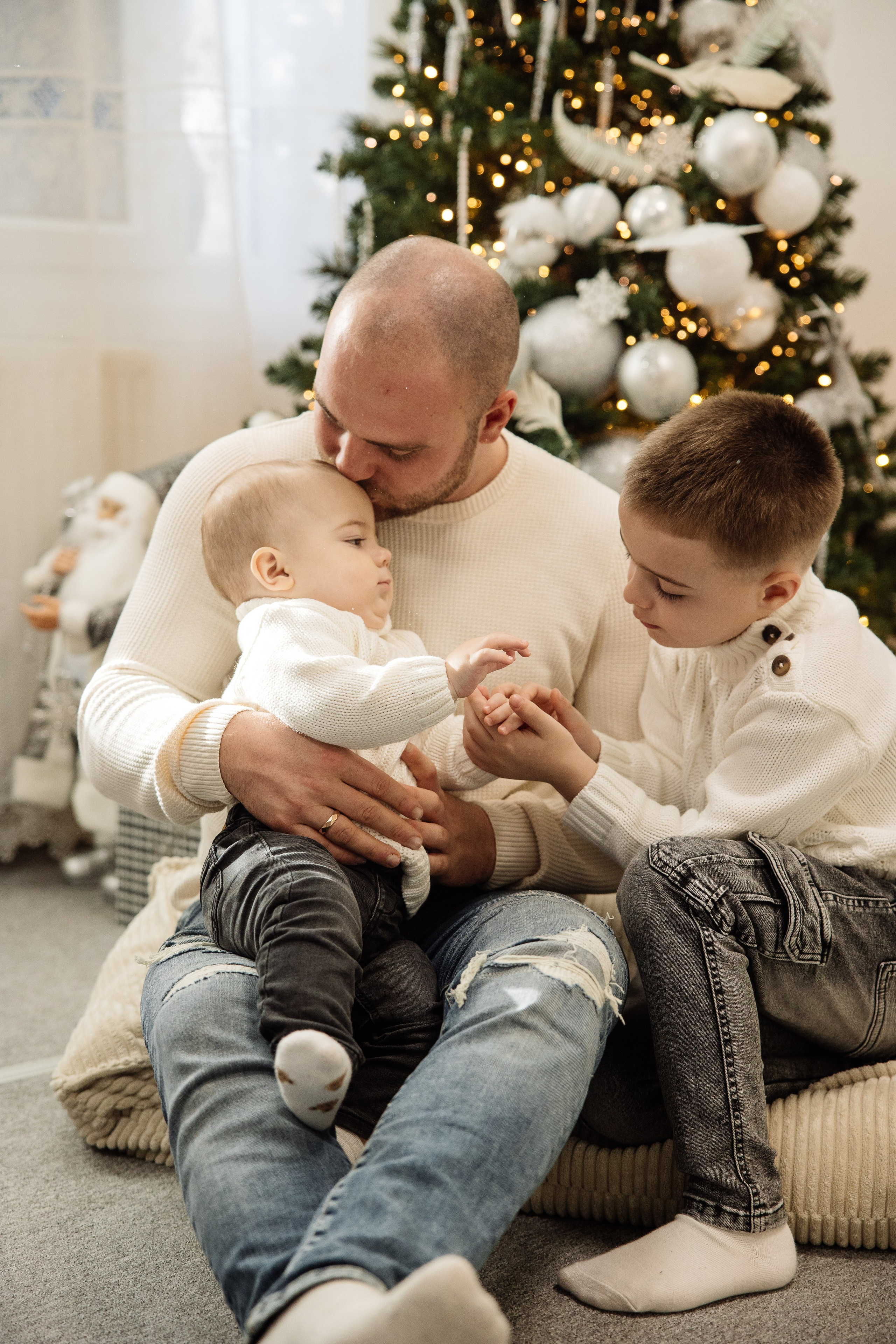 Entire family before the winter holidays