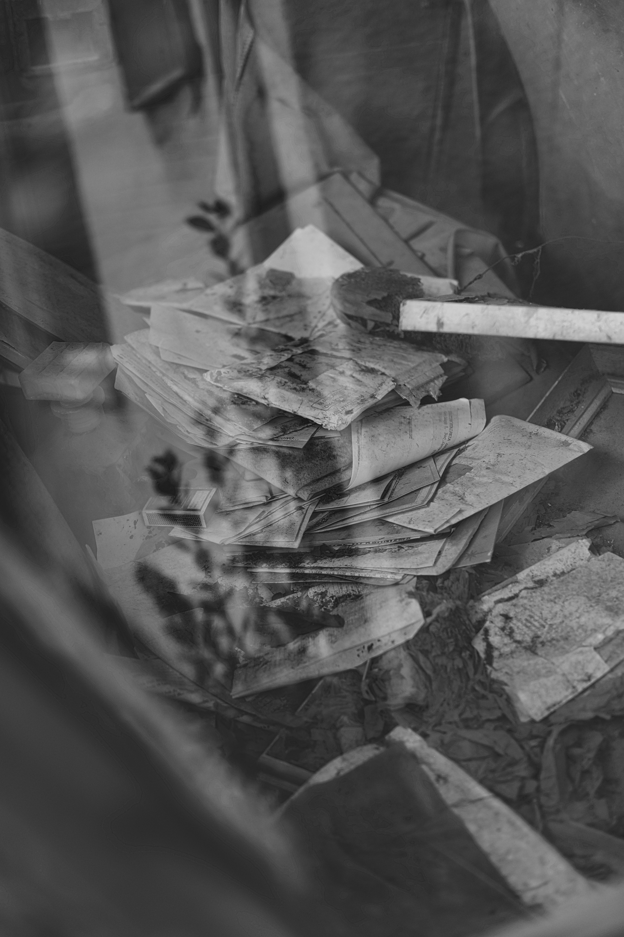 Forgotten letters ✉️ | Black & White Photography | Cyprus | YuKo Photography