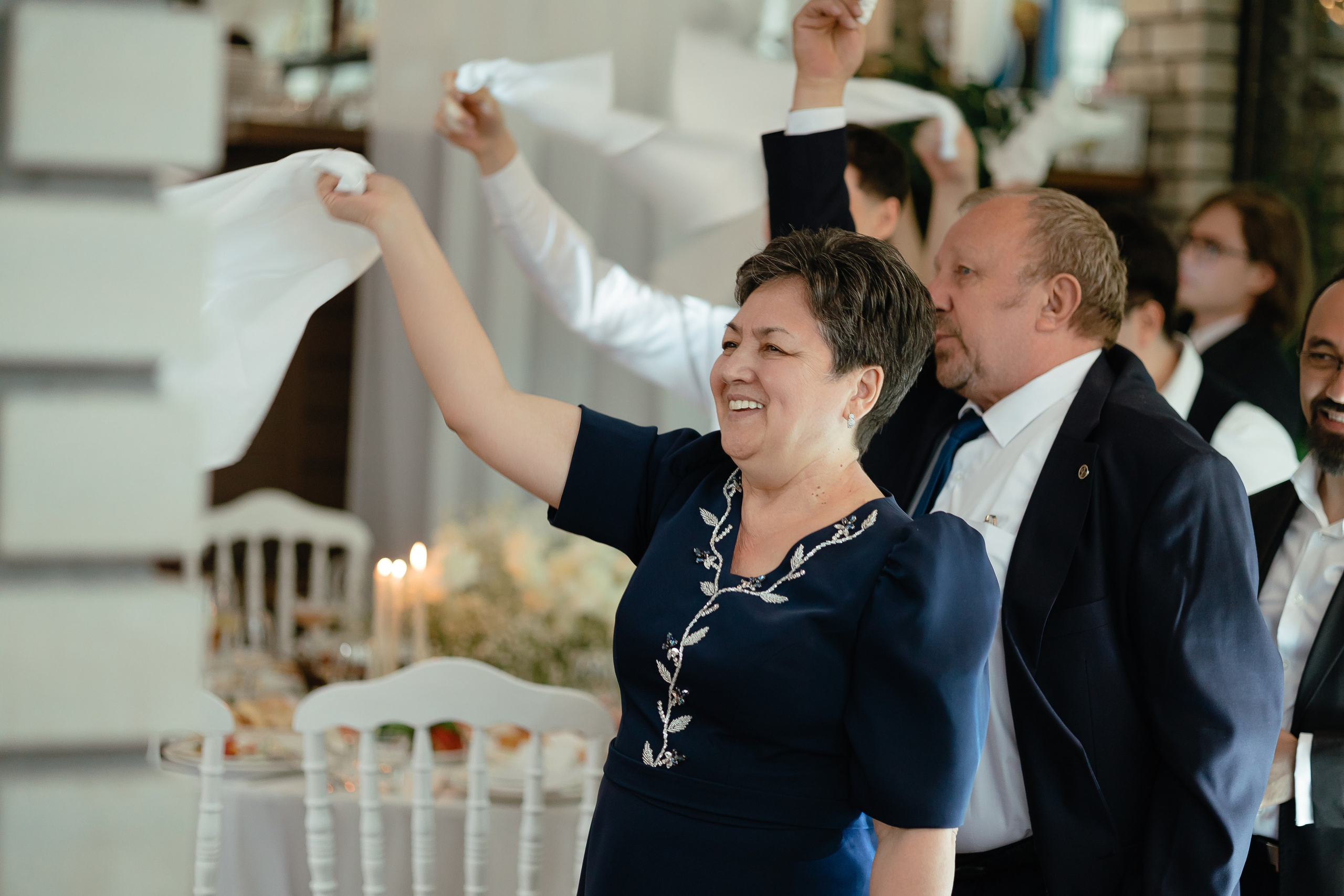 Thomas & Suyumbika. Главная