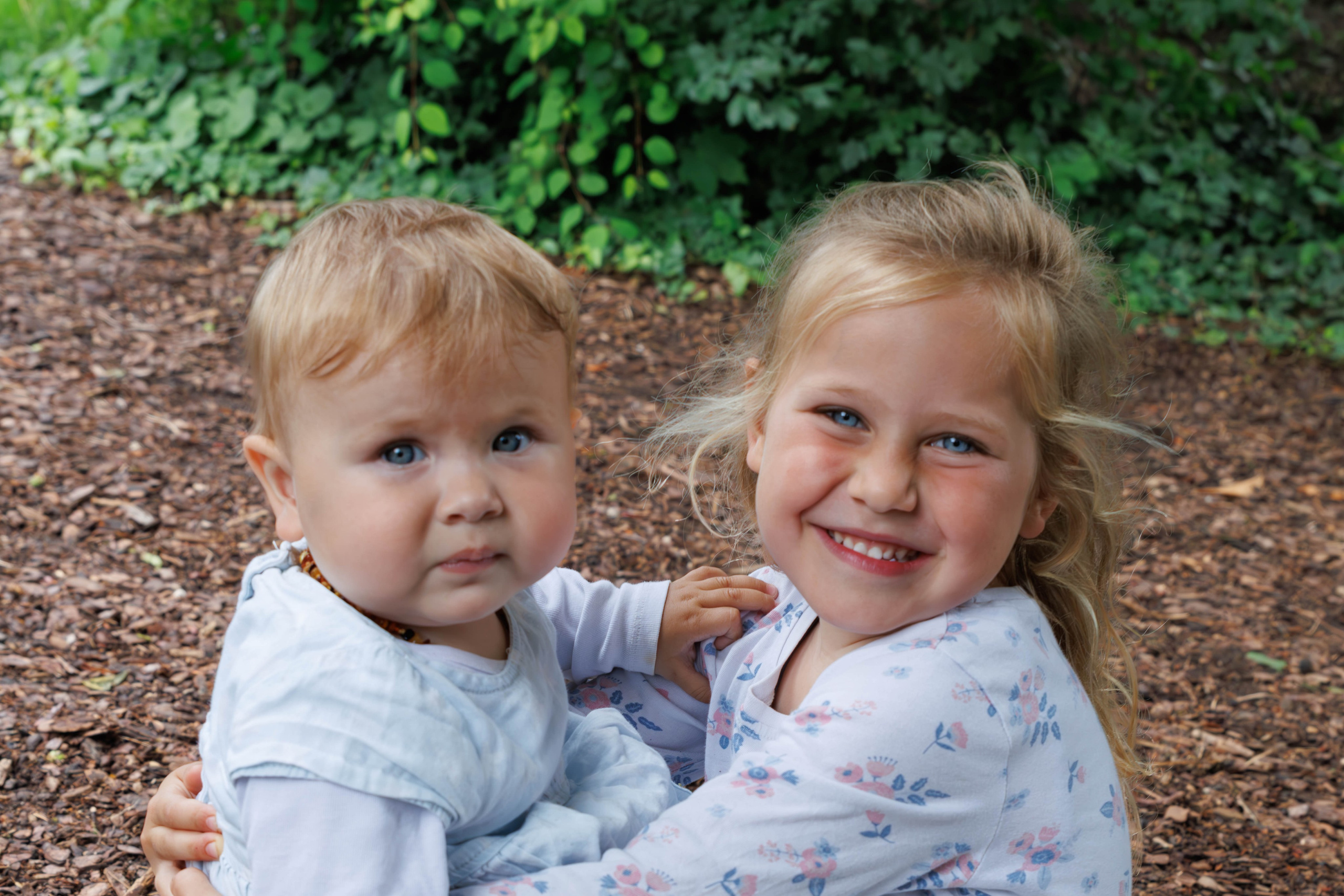 Geschwisterfoto Kindergarten Kita Kindergartenkind Kindergartenfotografie Fotografie Jaddafotografie Kindergartenbretzfeld Bretzfeld Heilbronn Öhringen Ilsfeld Kitafotografie Kindergartenfotografin