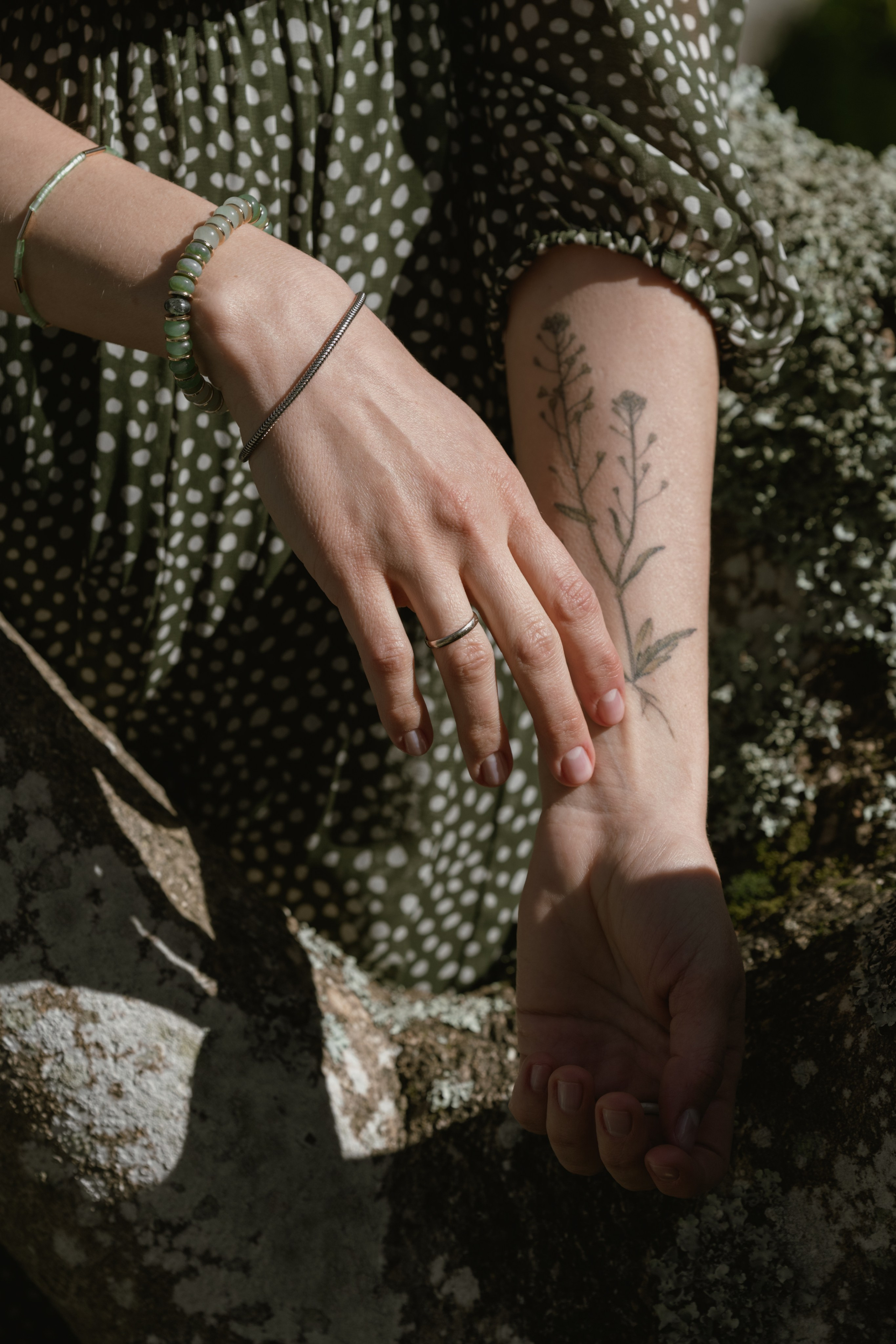 MARIA with Magnolias. Anastasiia Antoniuk portrait, family and couple photographer, Portugal