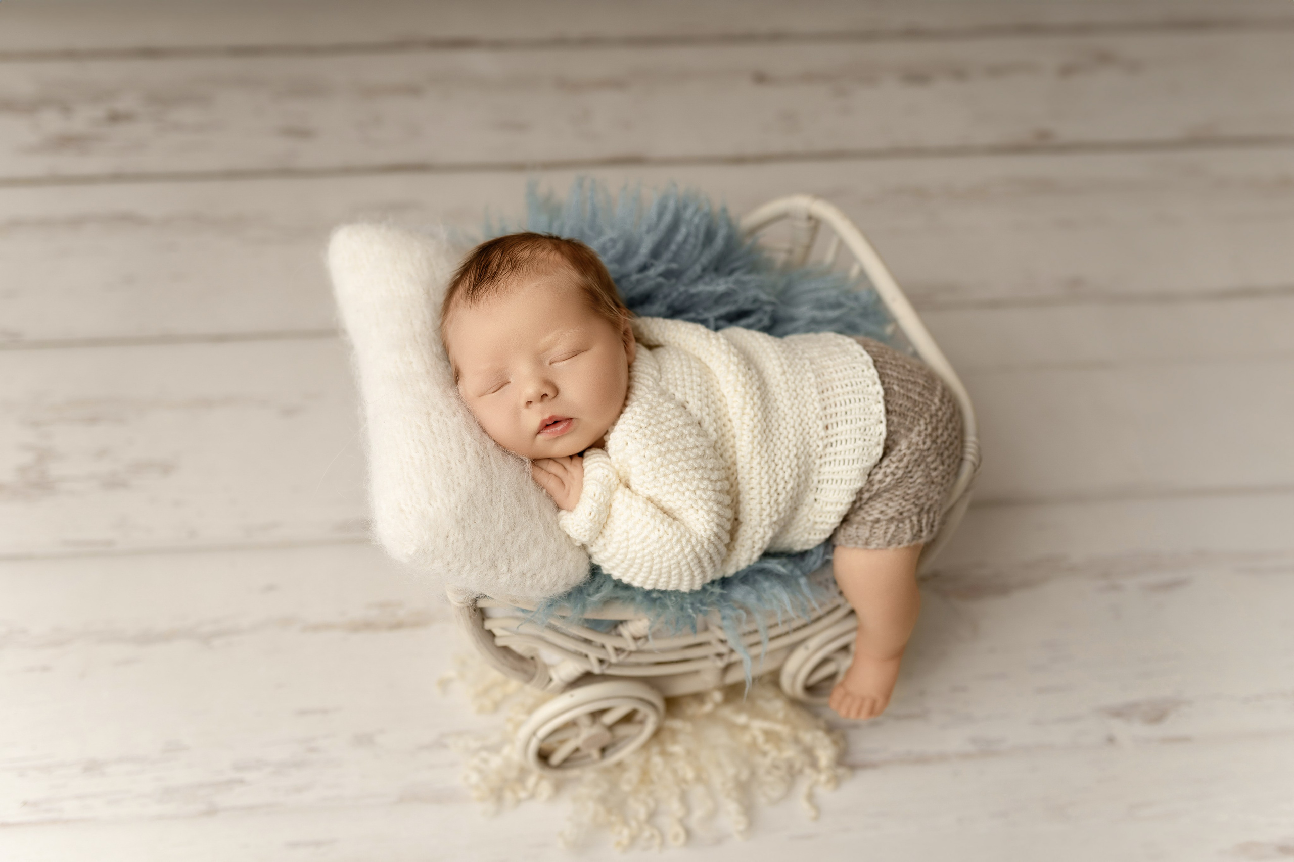 Esu Aleksandra naujagimių ir kudikių fotografė iš Vilniaus