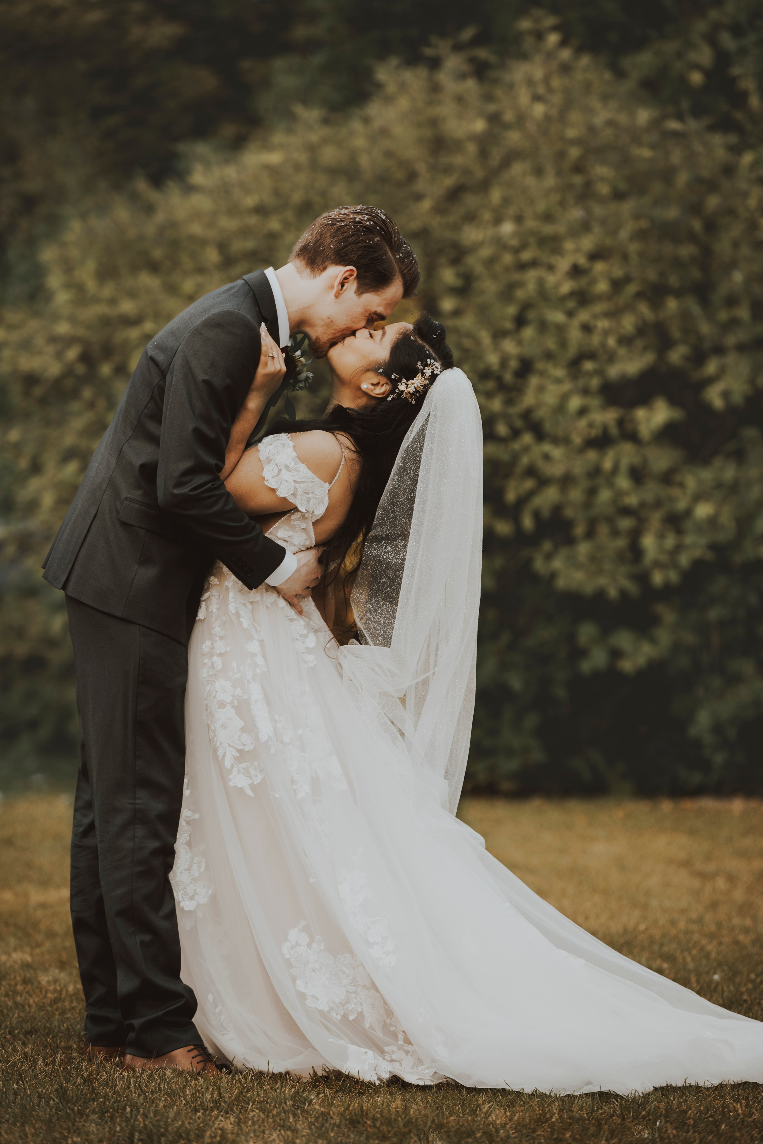 Amoura Weddings