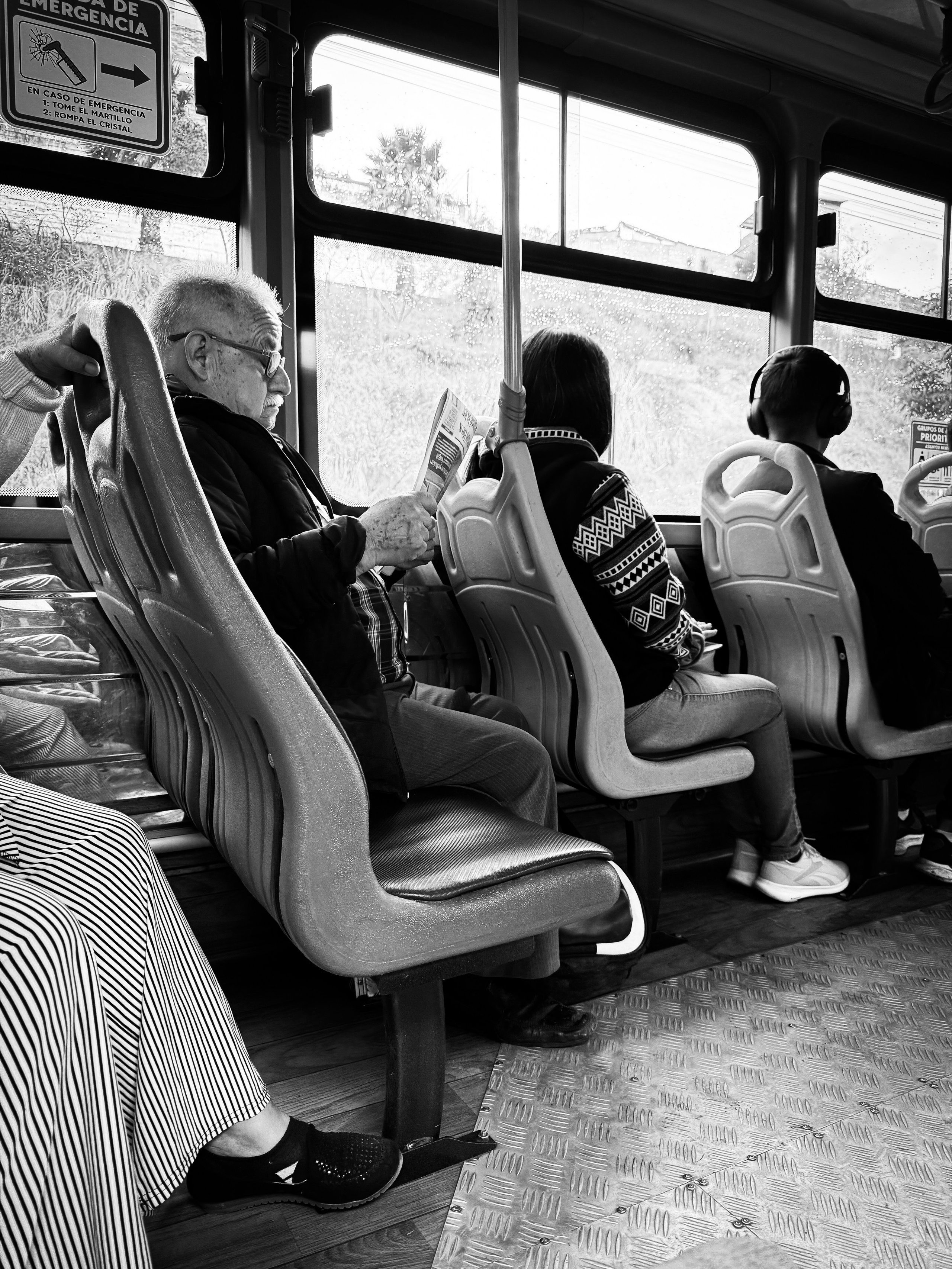 Black and White Street Photography | Jordy Chuquimarca. Jordy Chuquimarca Fotografía