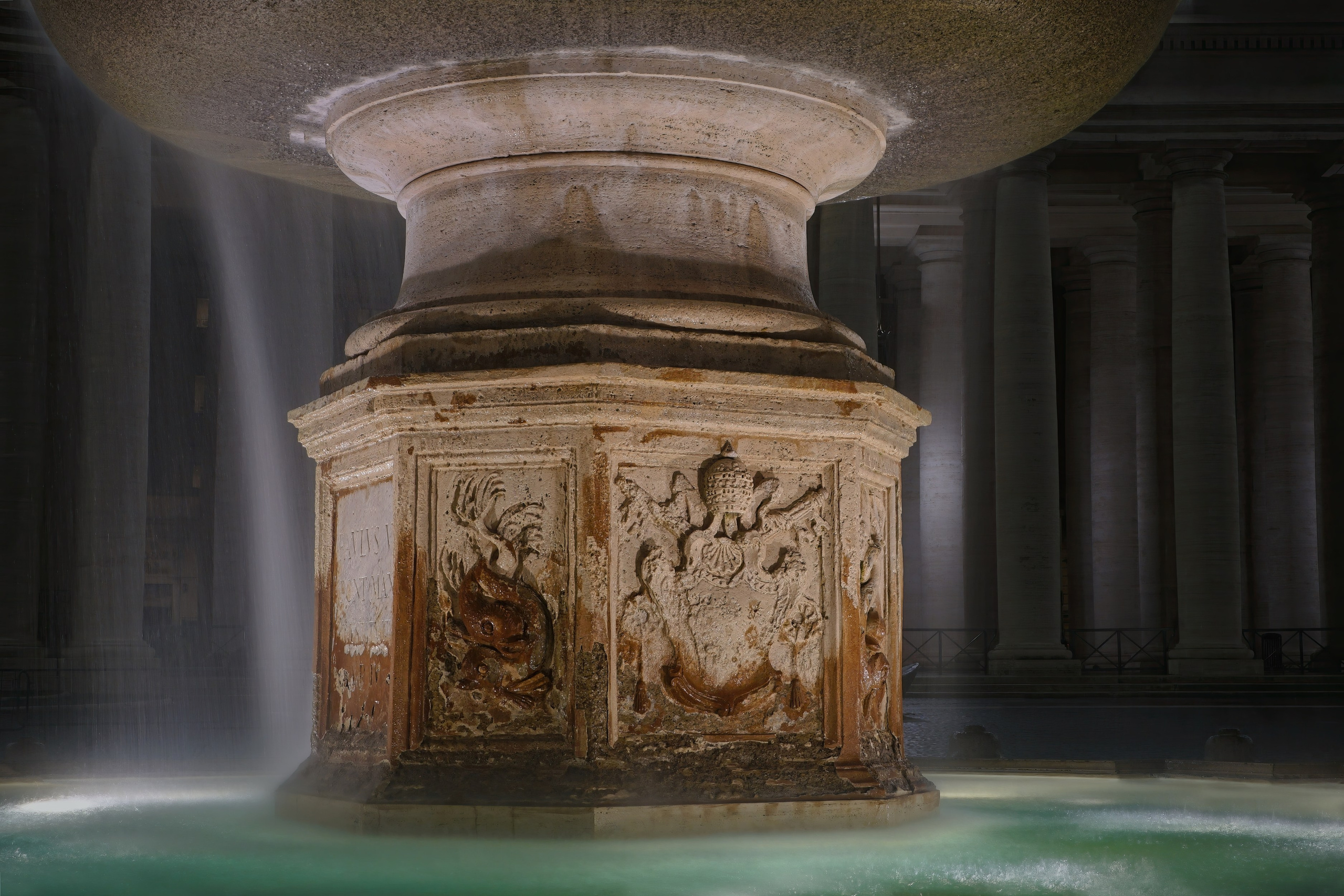 Photography of Italy – Fountain in St. Peter’s Square in Rome, long exposure, photographed as part of a photography book about Rome.