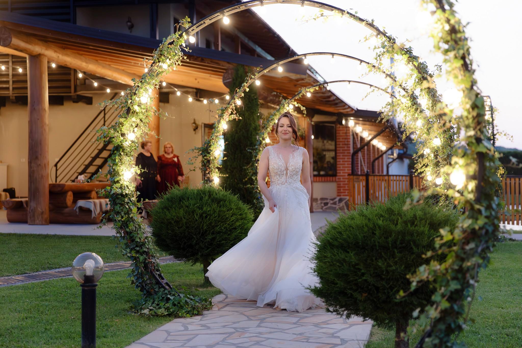 Ioana & Ionuț | Nuntă de poveste la Păstrăvăria Poiana din Mălini județul Suceava. Servicii foto-video profesionale, pentru momente de neuitat