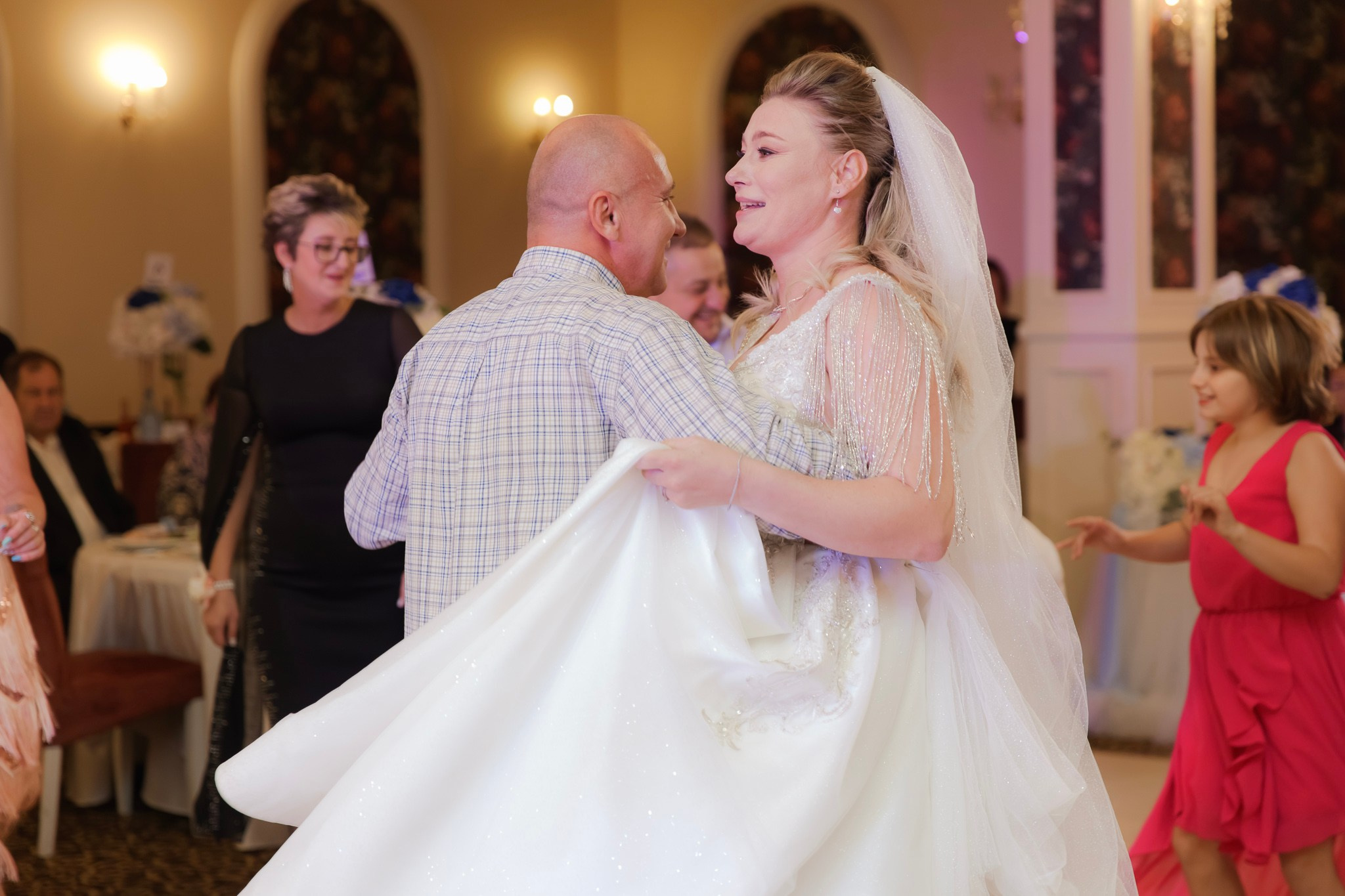 Mihai & Oana. Servicii foto-video profesionale, pentru momente de neuitat