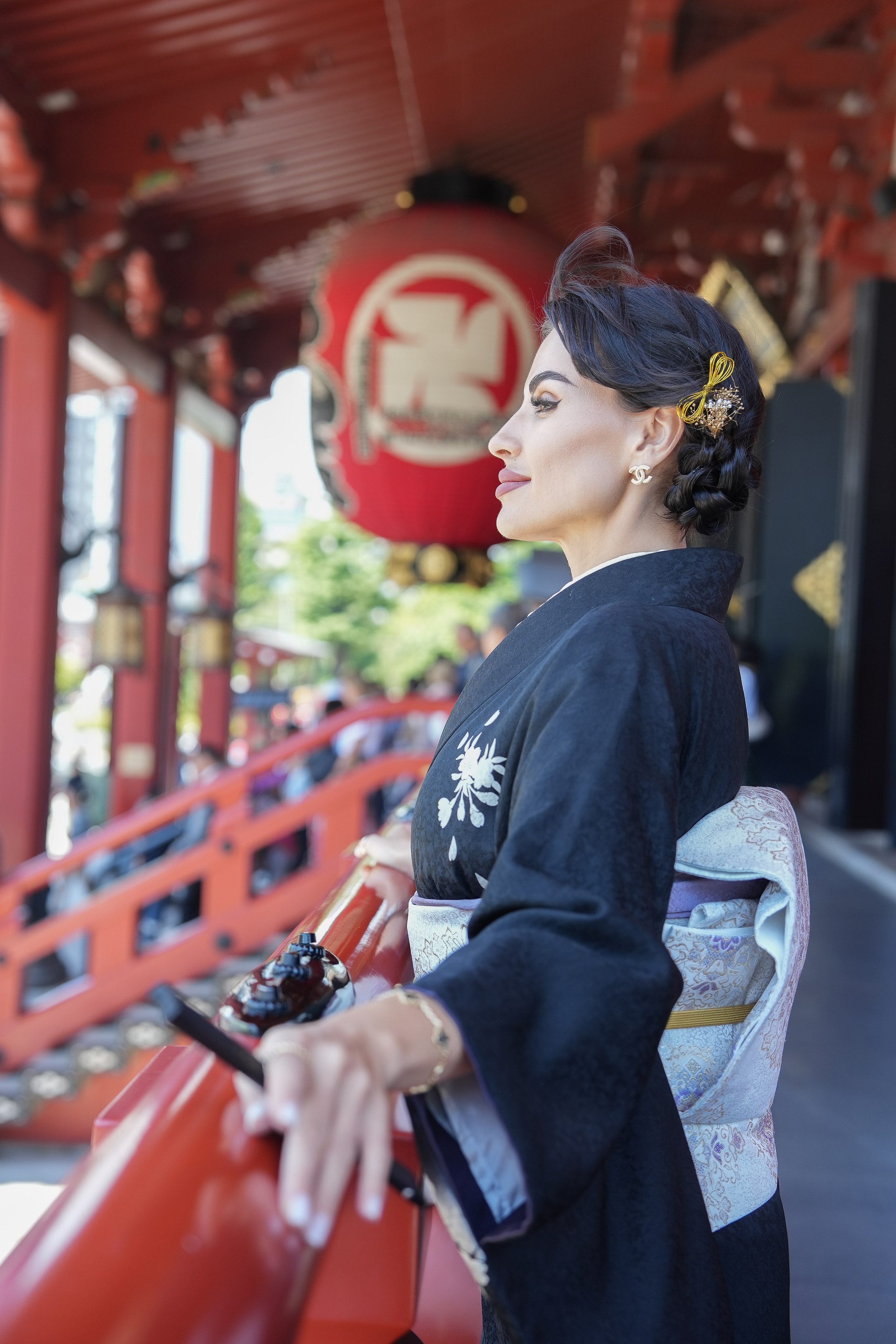 Съёмка в Кимоно возле храма. Фотограф в Токио Япония