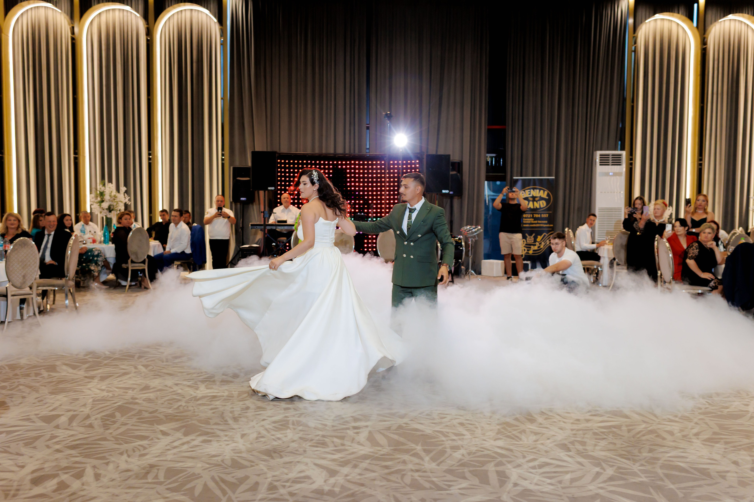 Nunta Nicoleta & Răzvan | Fotografie & Videografie Profesională. Servicii foto-video profesionale, pentru momente de neuitat