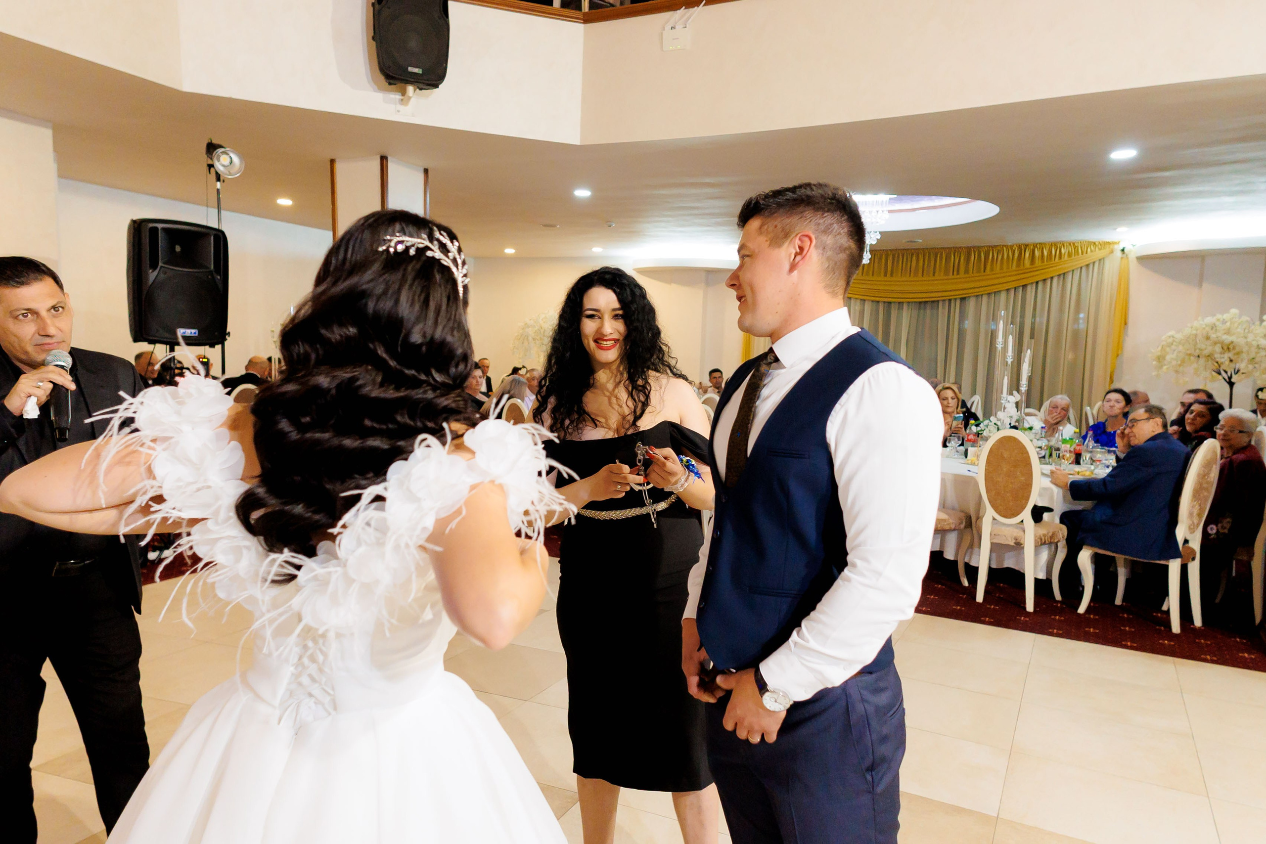 Loredana & Emilian – Ziua Nunții | Videografie - fotografie Botez Suceava, Iași, Botoșani. Servicii foto-video profesionale, pentru momente de neuitat