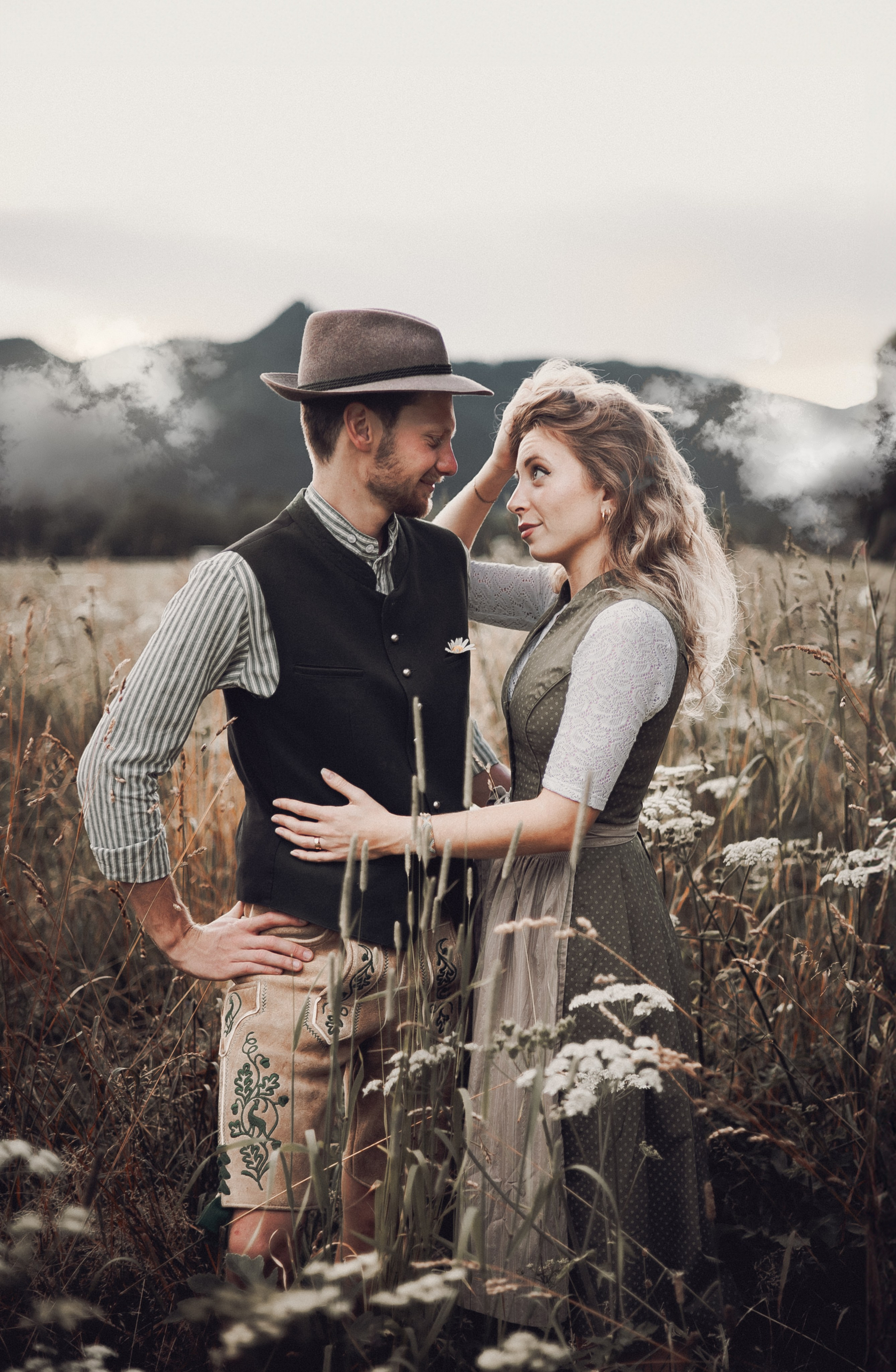 Selina & Conny. GoldenHourStory