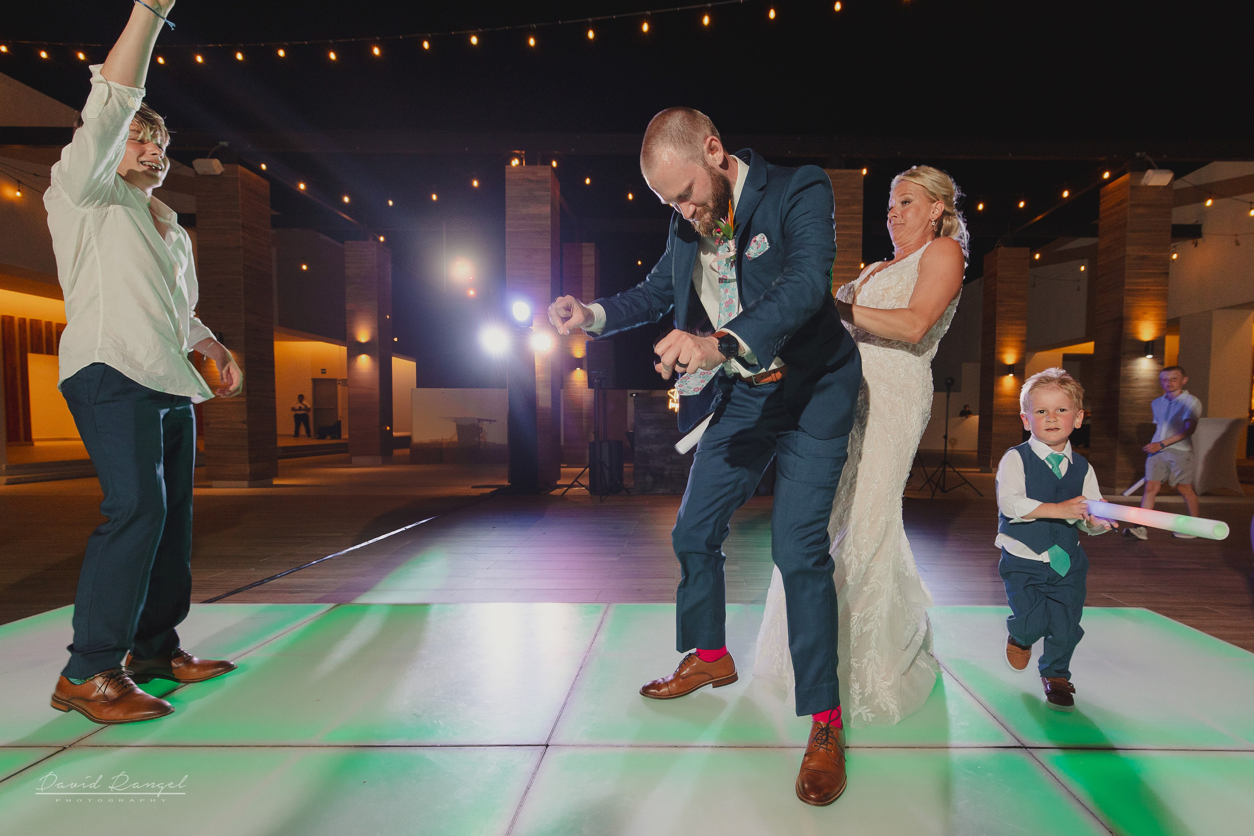 Destination Wedding at Royalton Splash Riviera Cancun. Destination wedding photographer based in Cancun and Riviera Maya with service worldwide